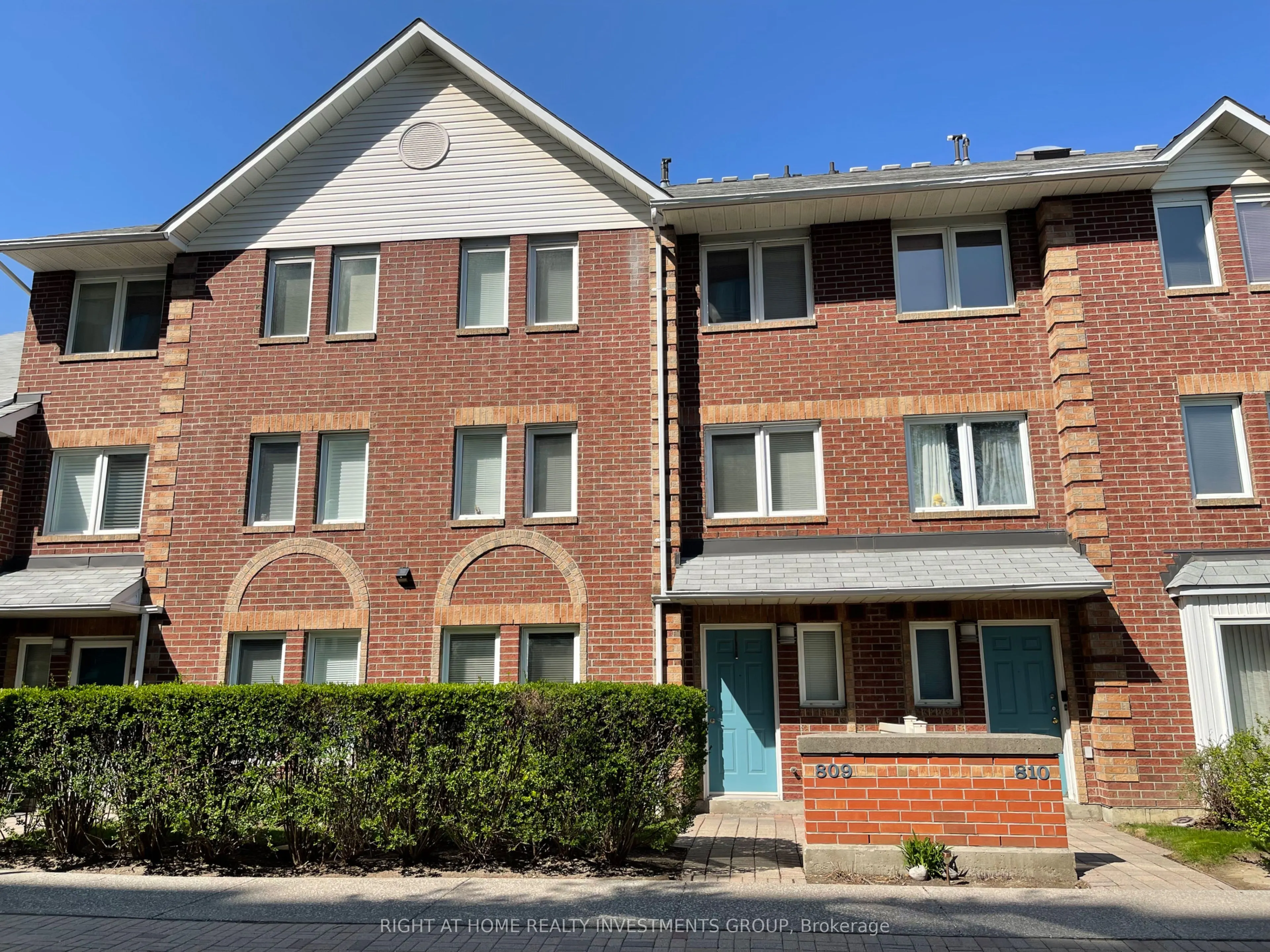 900 Steeles Avenue W, #809
