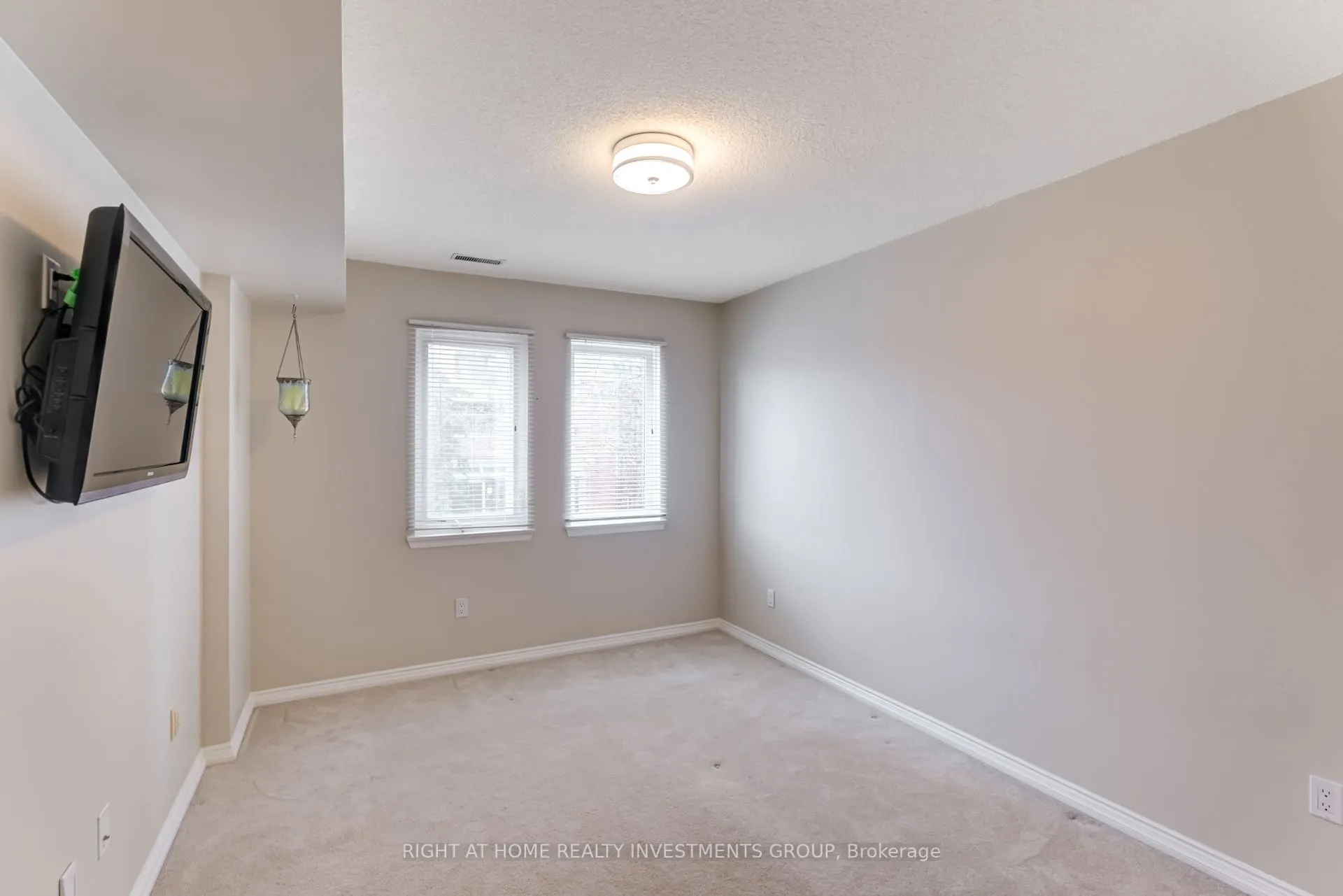 900 Steeles Avenue W, #809