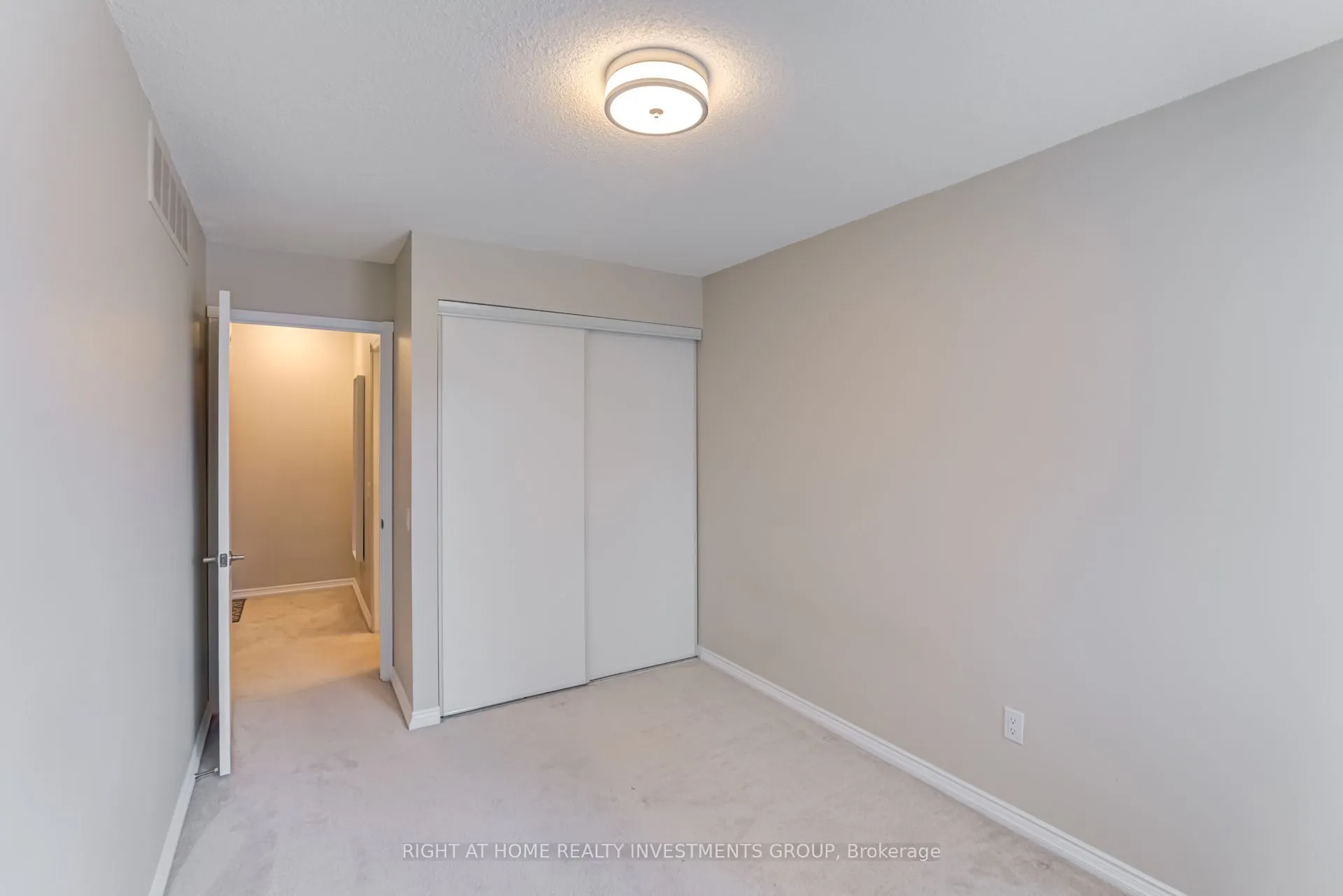 900 Steeles Avenue W, #809