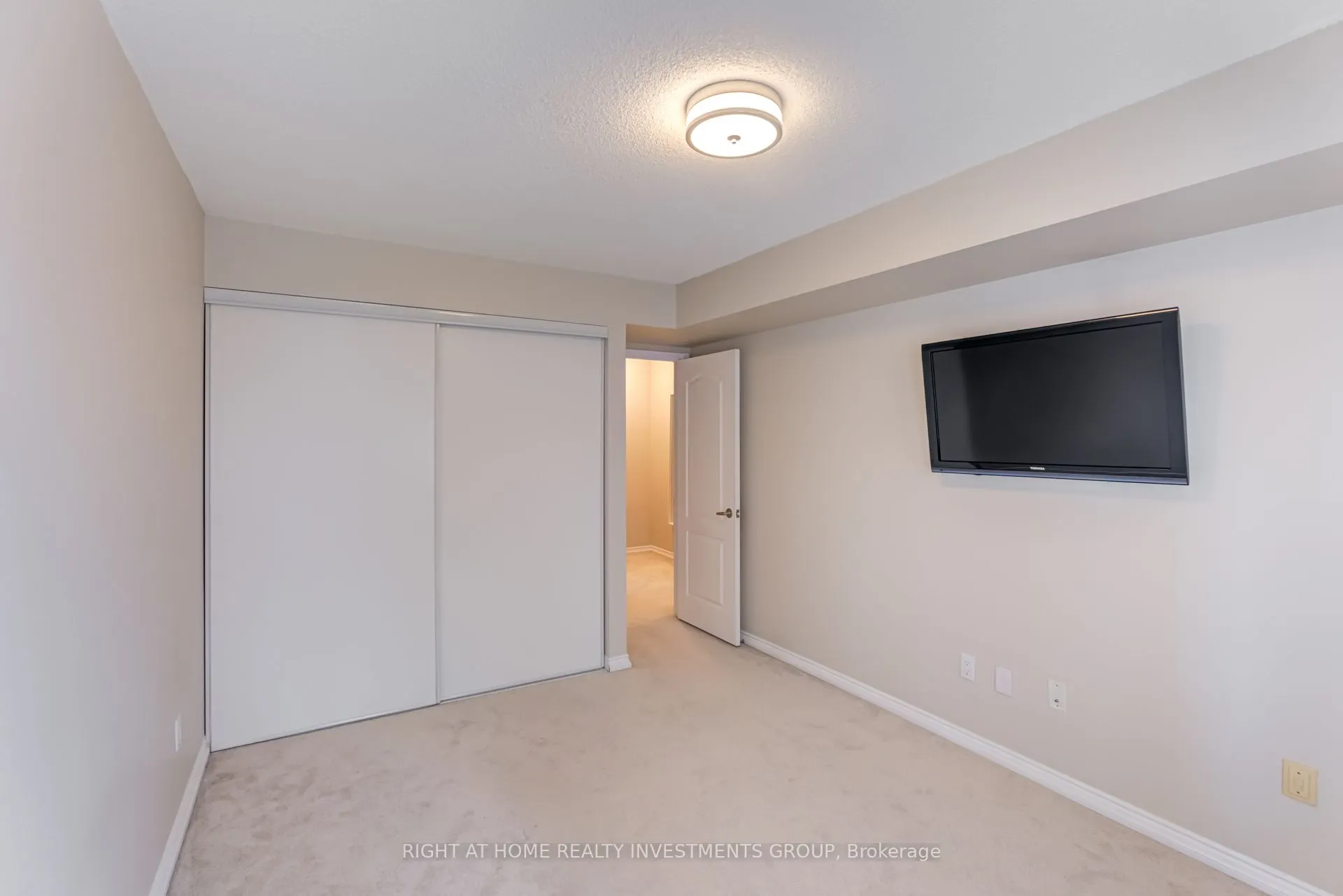 900 Steeles Avenue W, #809