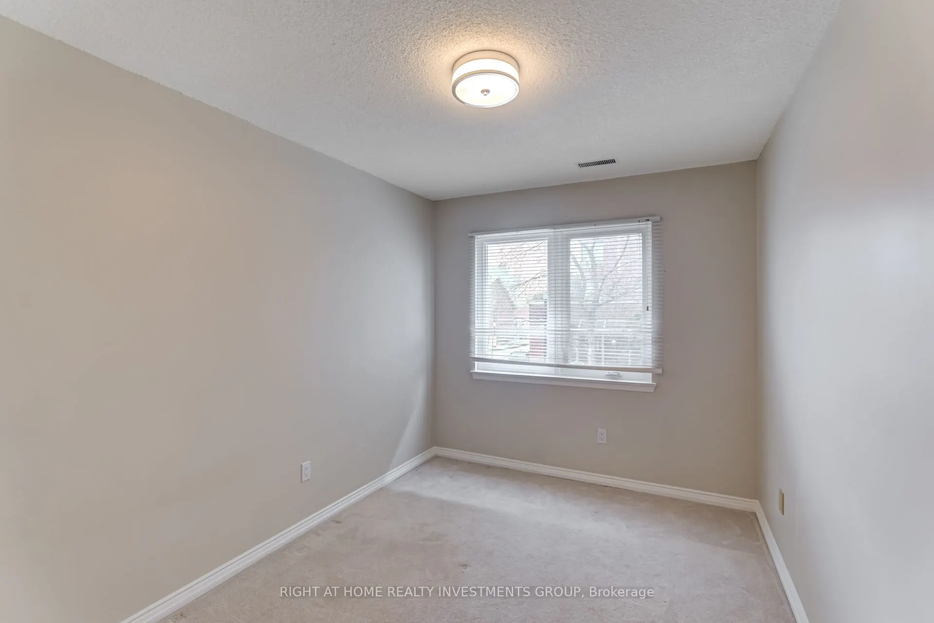 900 Steeles Avenue W, #809