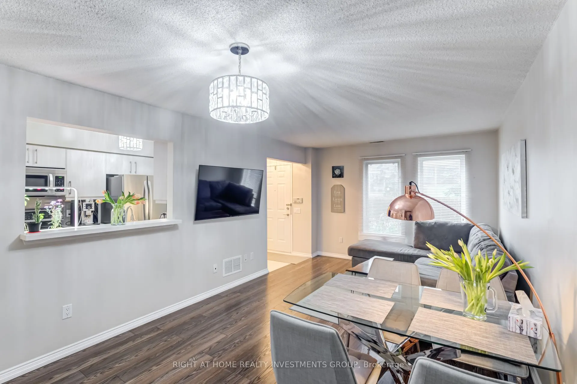 900 Steeles Avenue W, #809