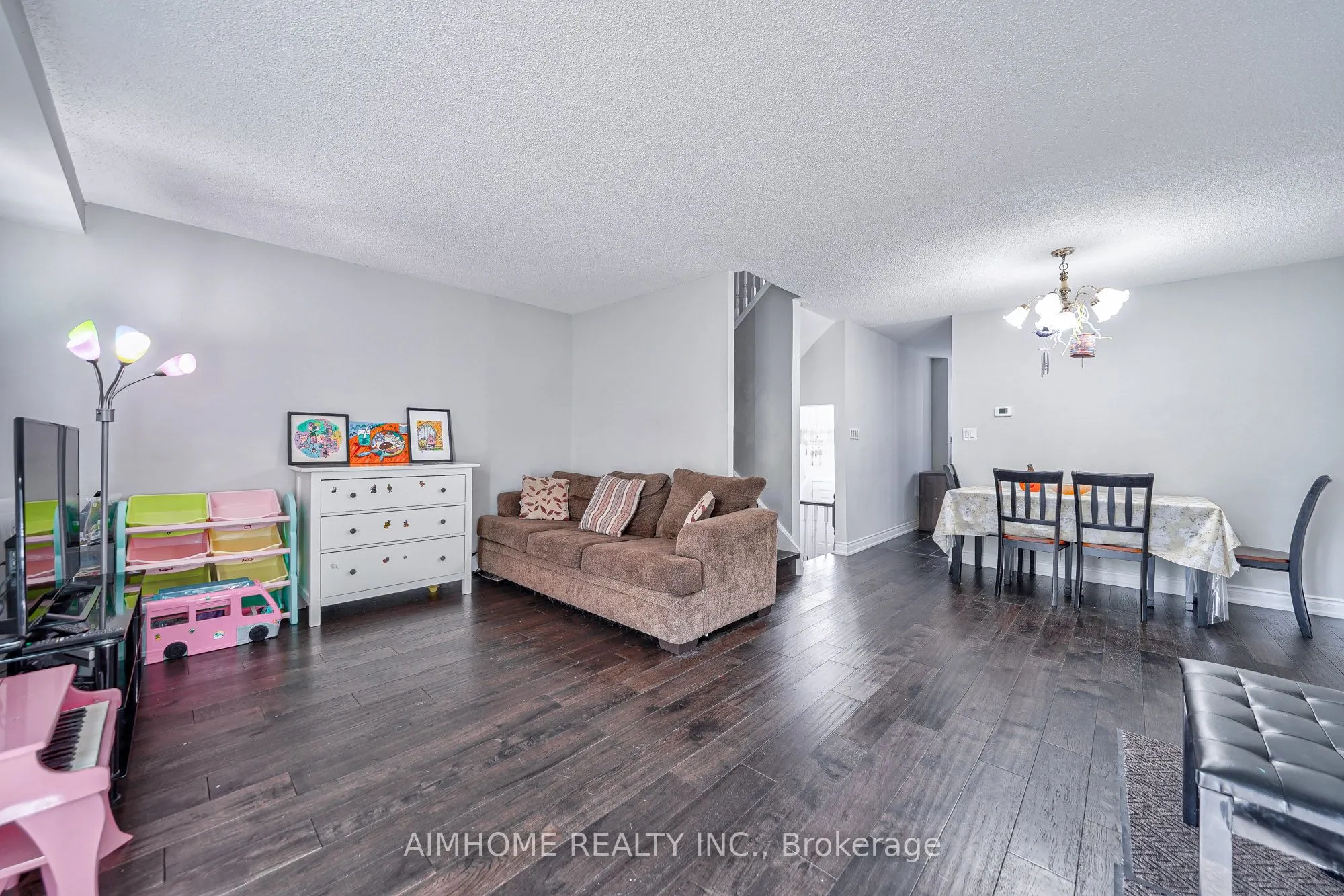 1692 John Street #30