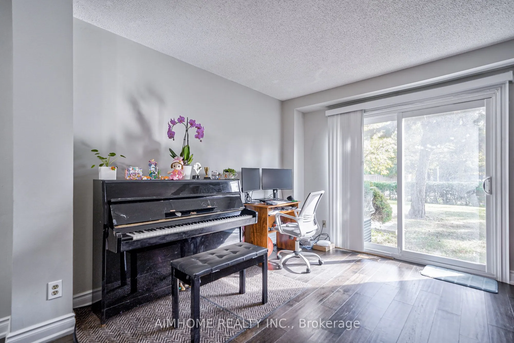 1692 John Street #30