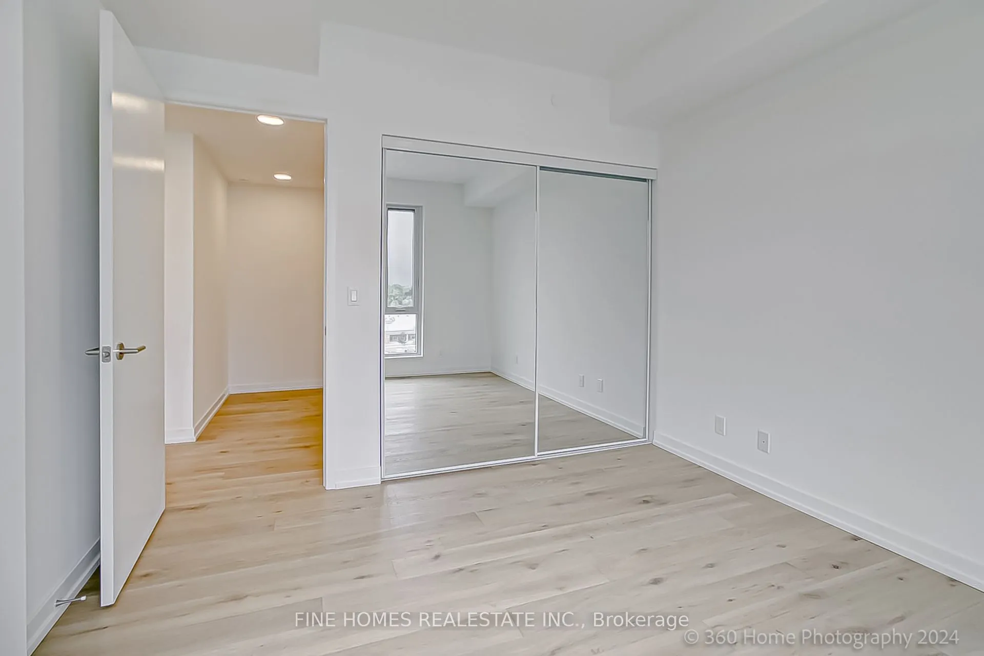 8 Beverley Glen Boulevard #712