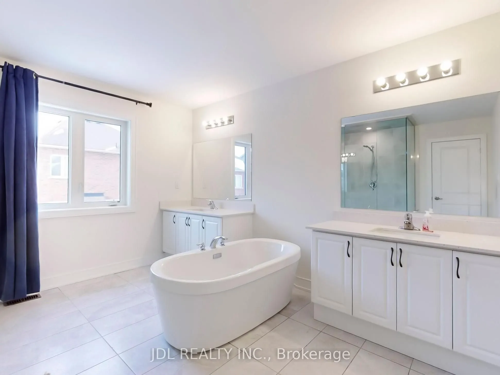 143 Kenneth Rogers Crescent