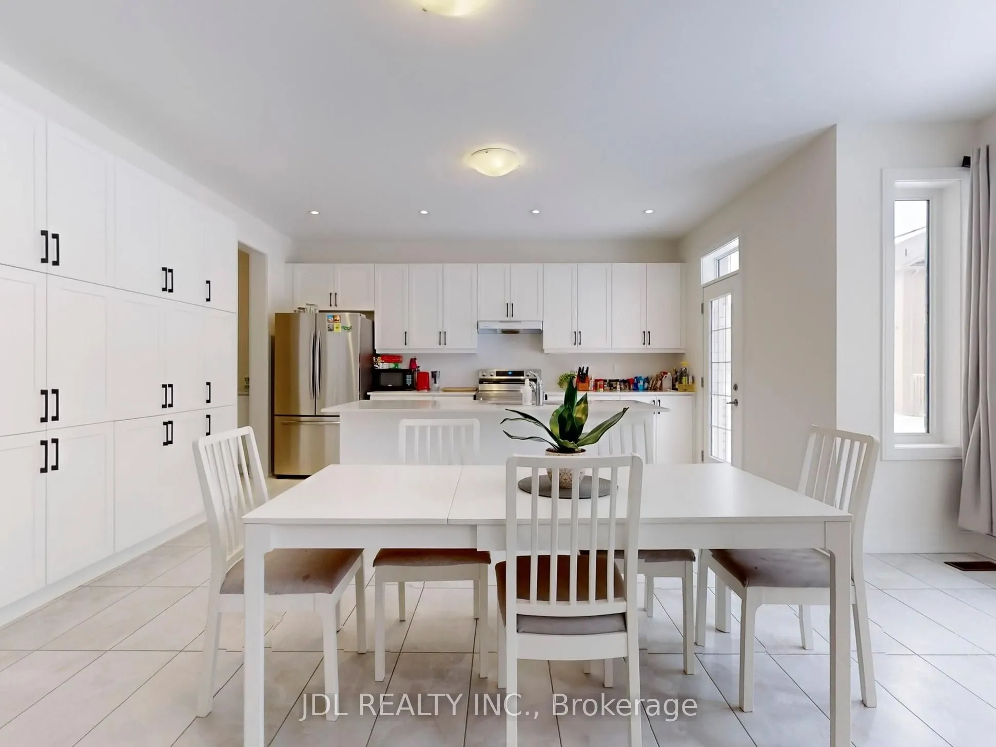 143 Kenneth Rogers Crescent