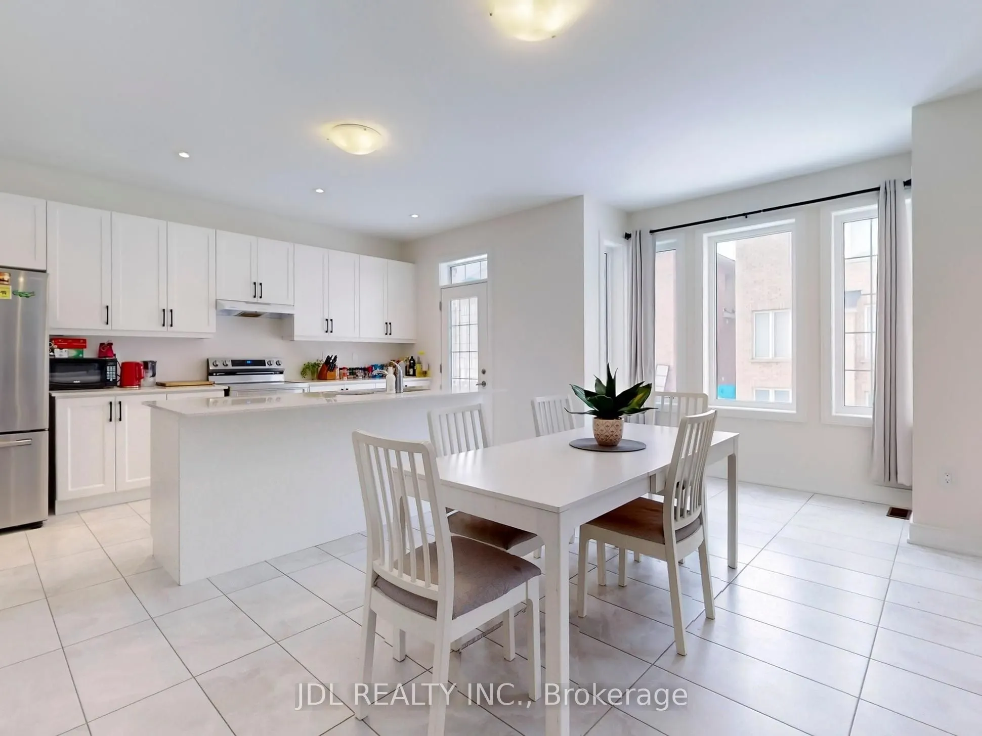 143 Kenneth Rogers Crescent
