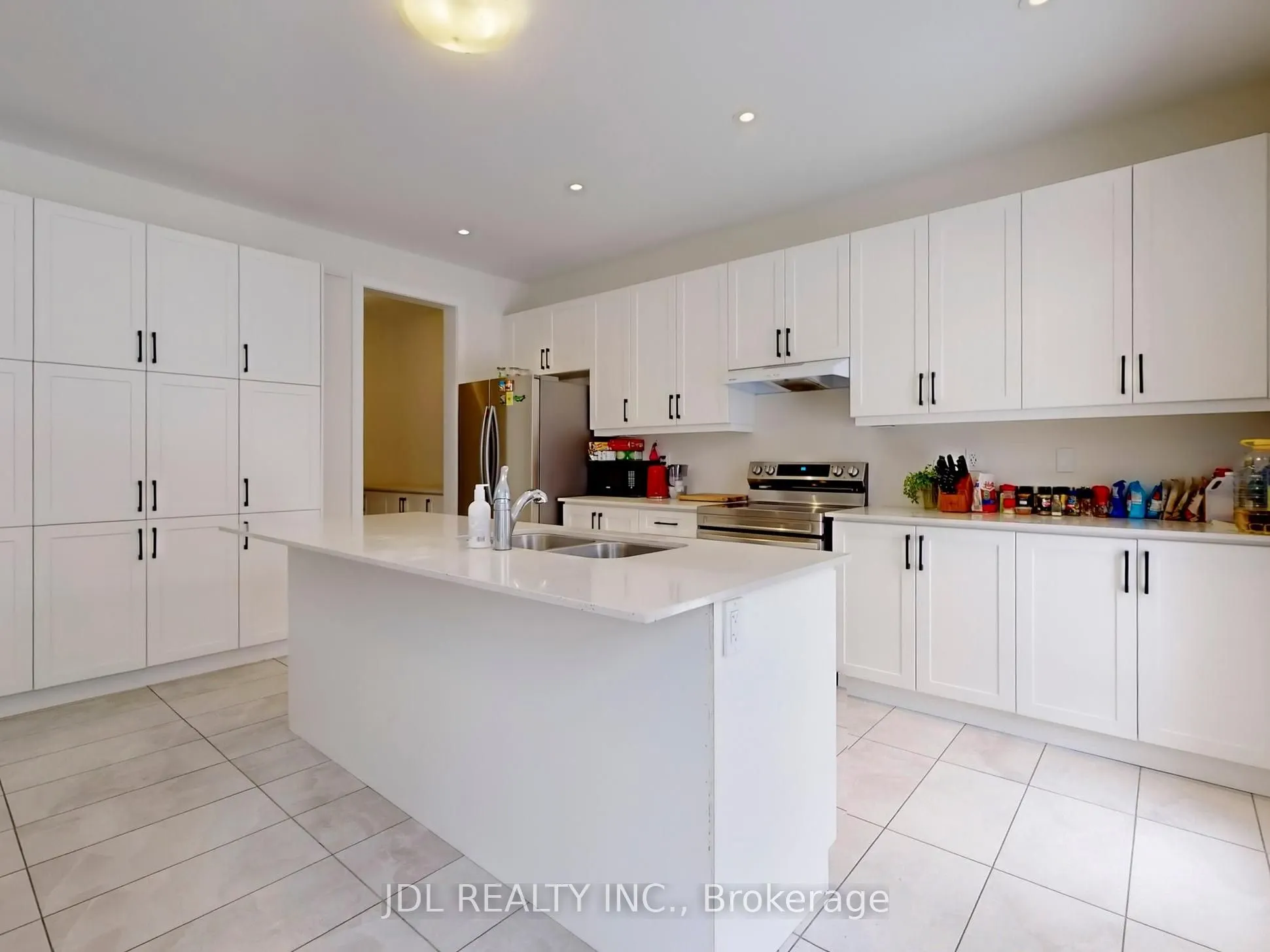 143 Kenneth Rogers Crescent