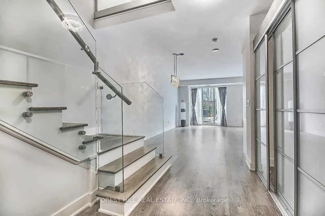 7608 Yonge Street, #110