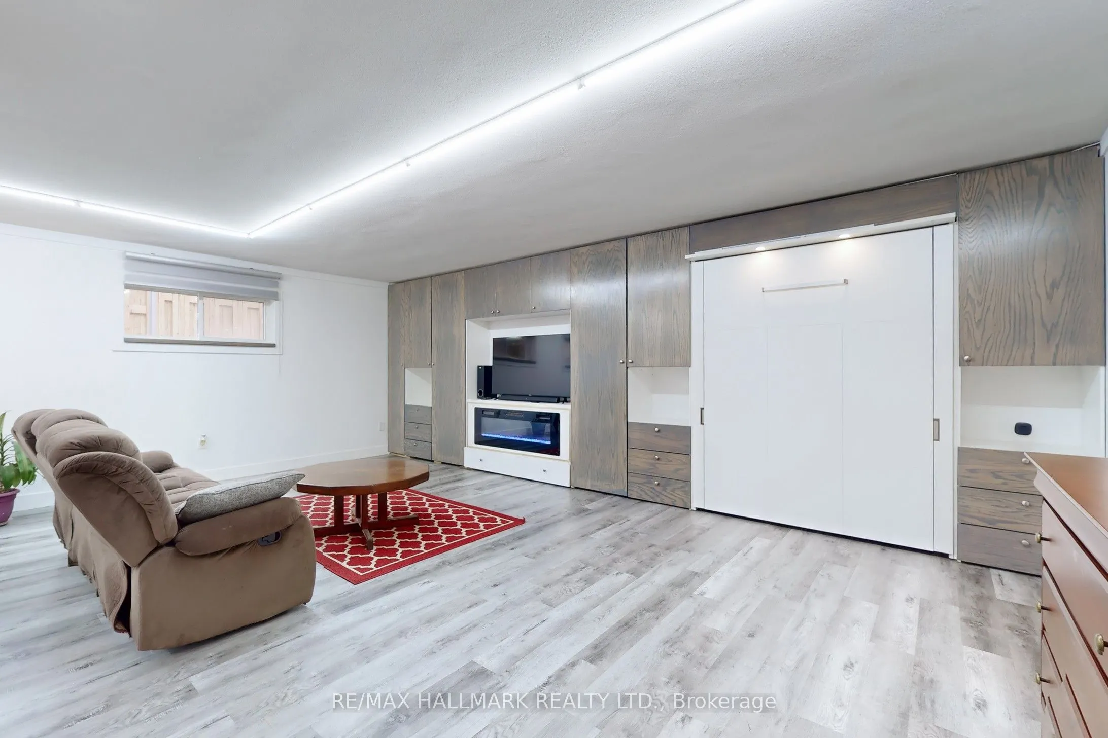 115 Lynwood Crescent