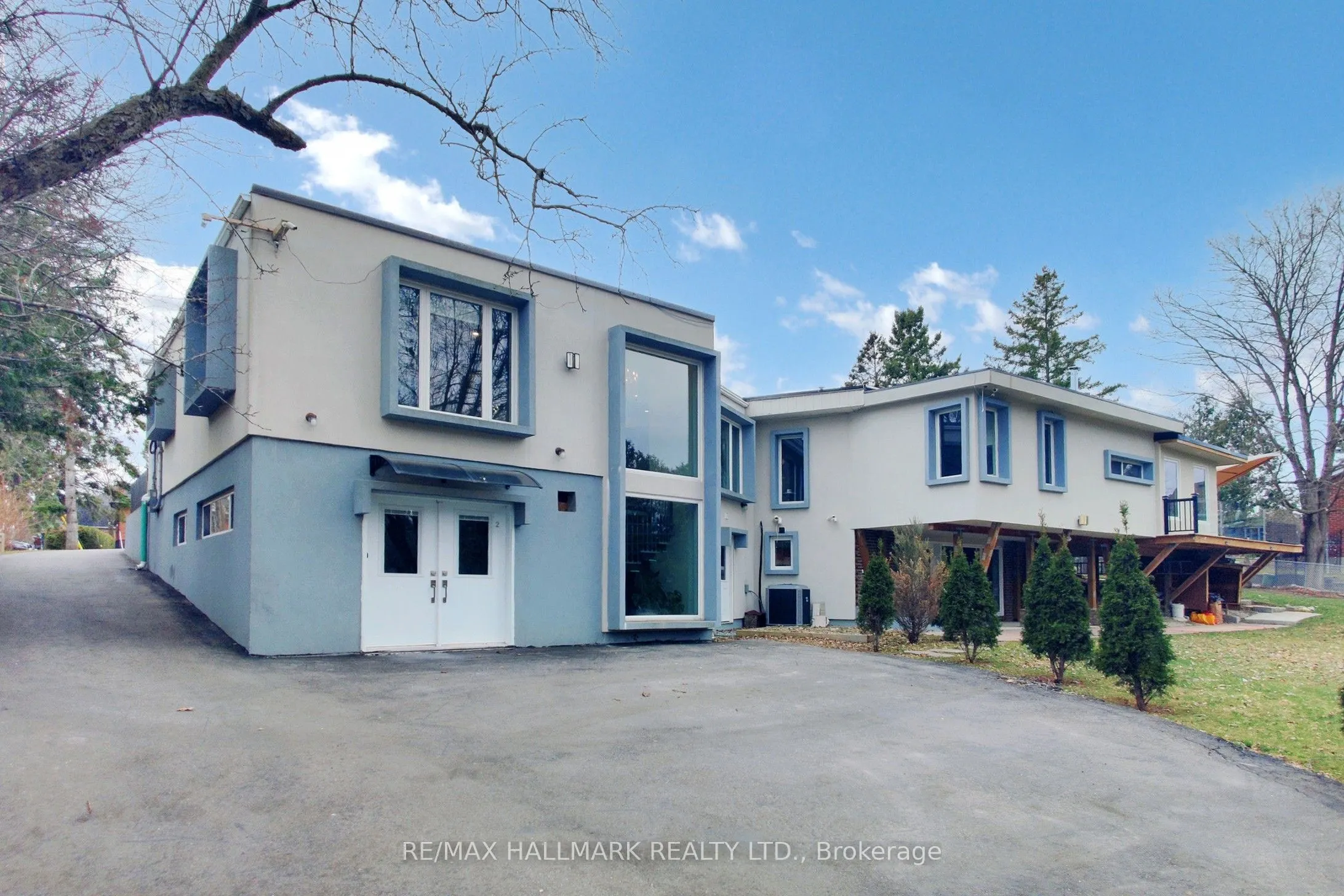 115 Lynwood Crescent