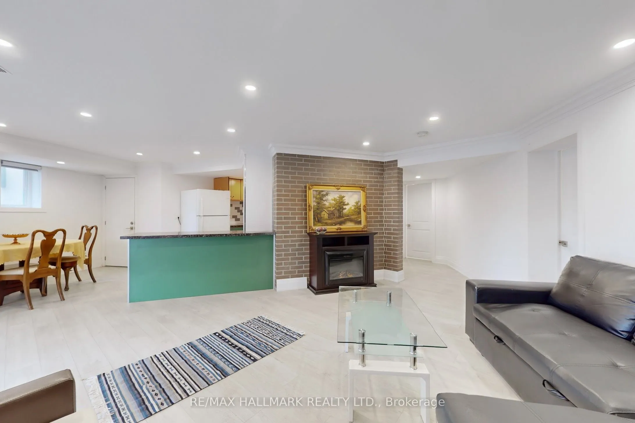 115 Lynwood Crescent