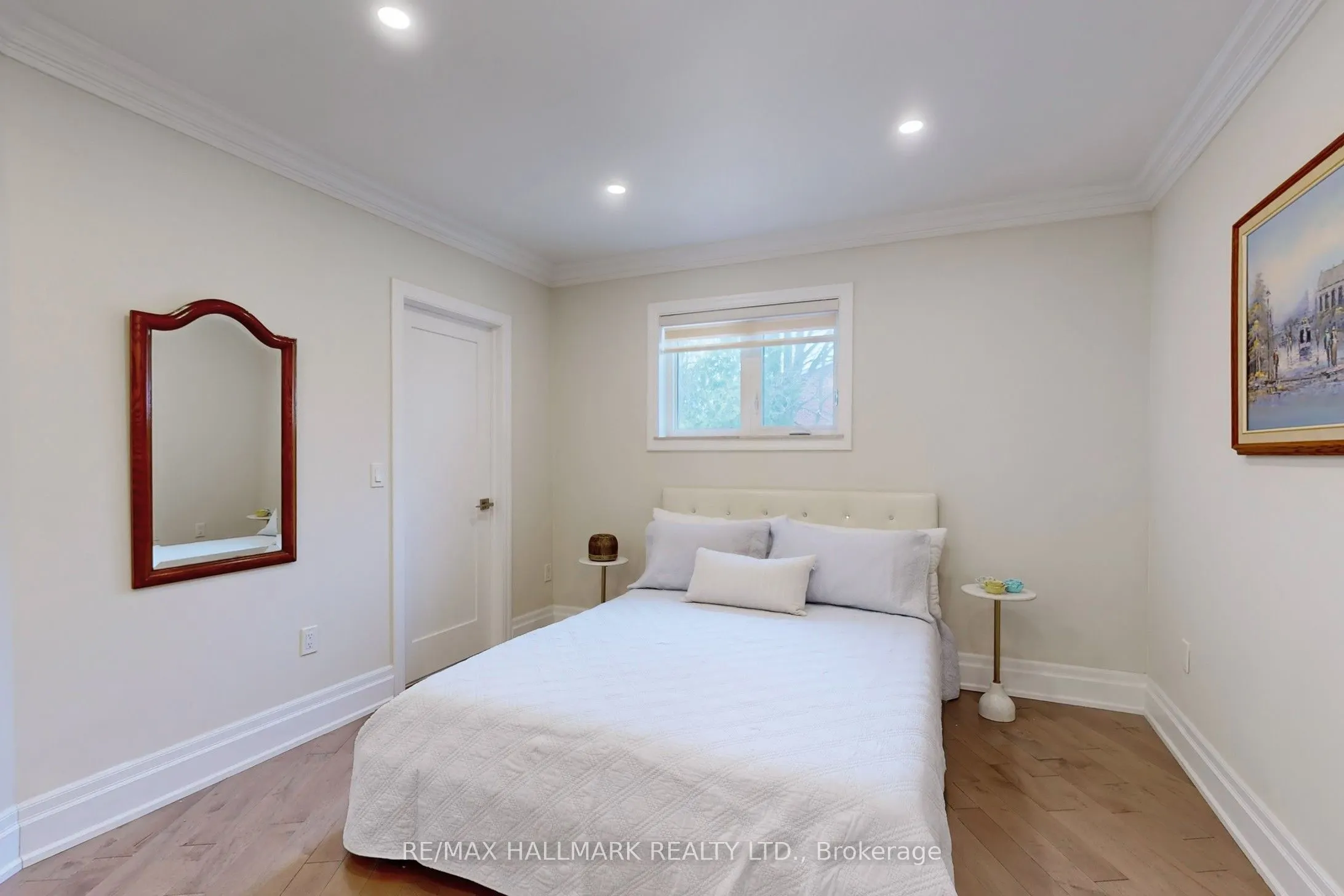115 Lynwood Crescent
