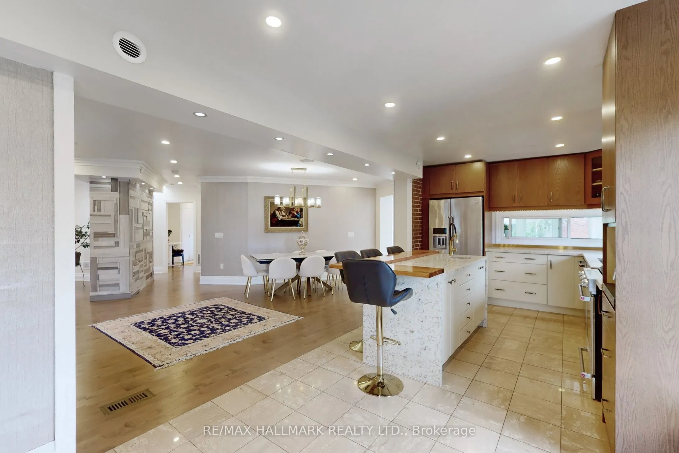115 Lynwood Crescent