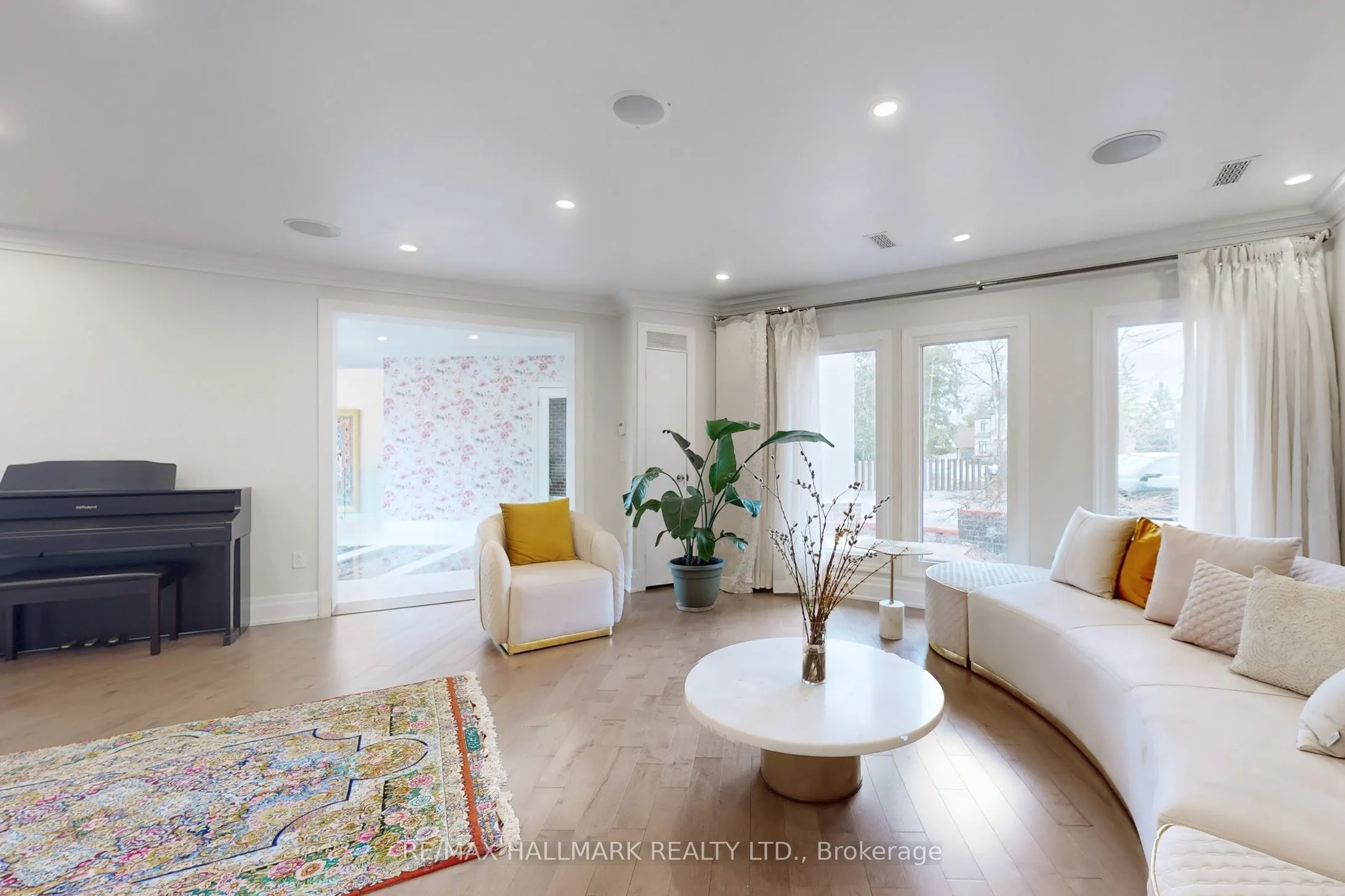 115 Lynwood Crescent