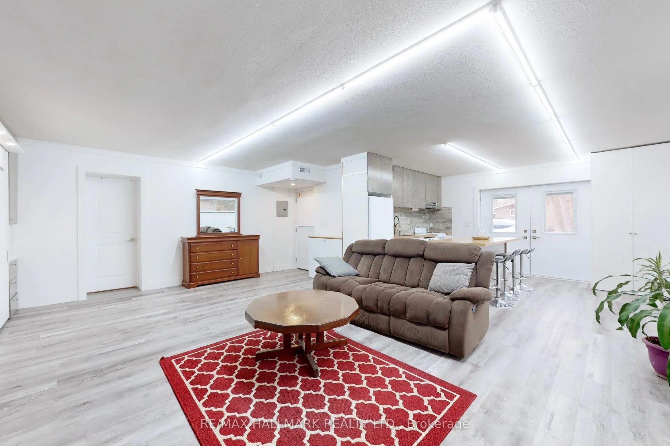 115 Lynwood Crescent