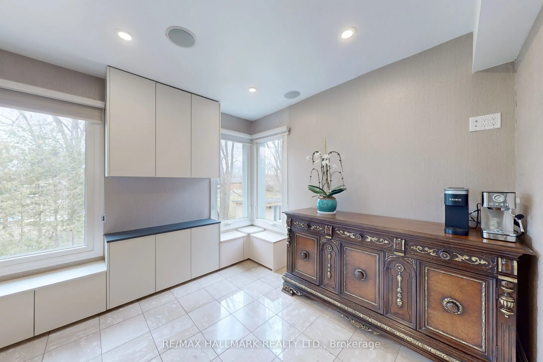115 Lynwood Crescent