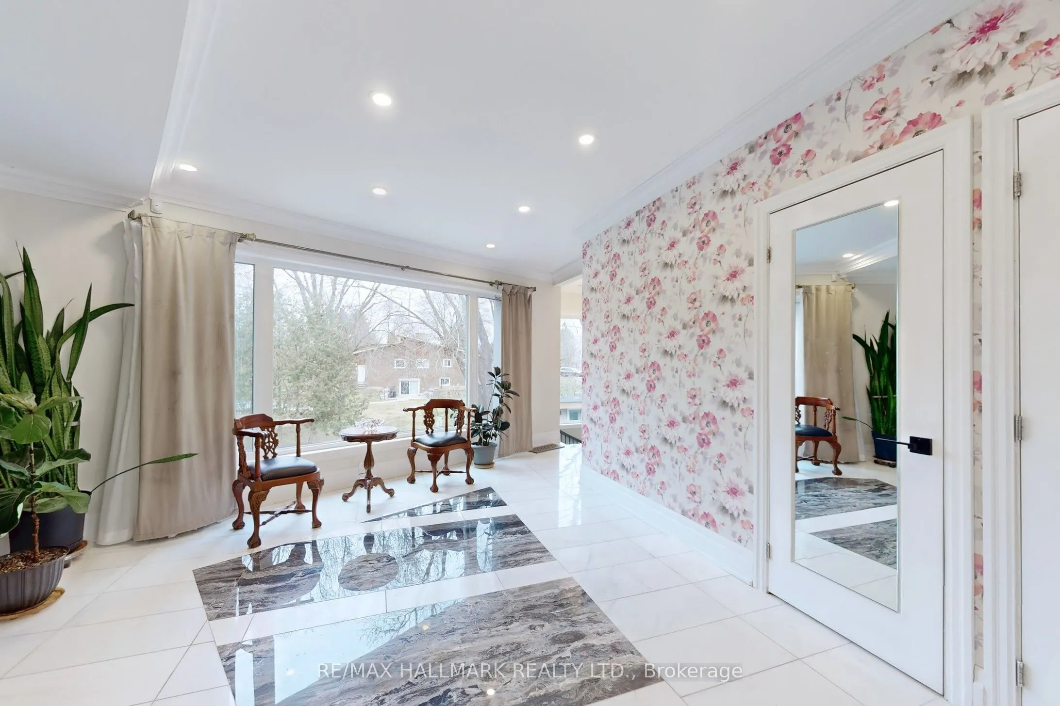 115 Lynwood Crescent