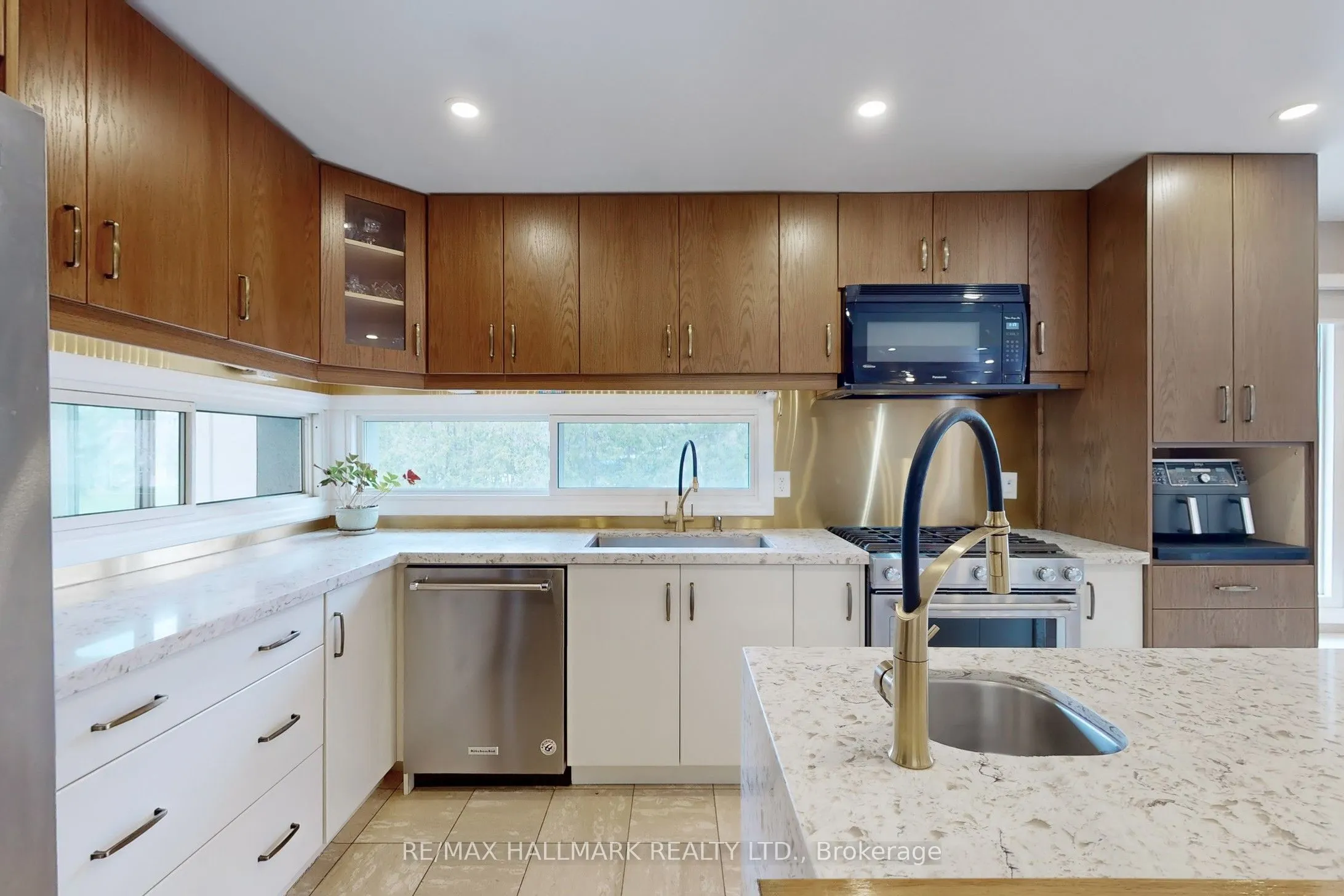 115 Lynwood Crescent