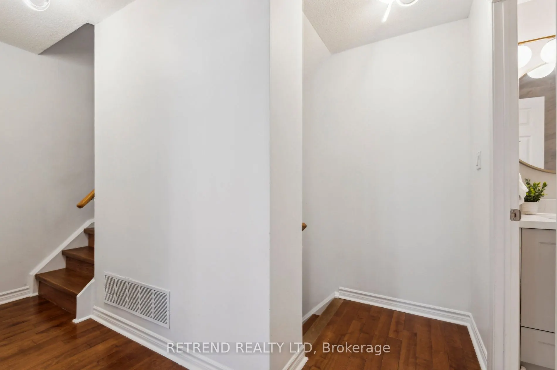 151 Townsgate Drive, #95