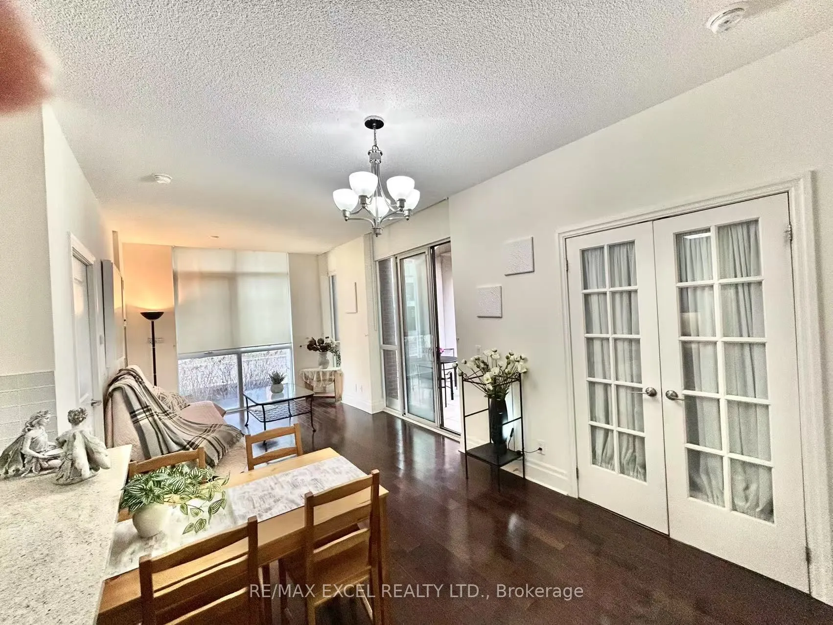 1 Upper Duke Crescent, #110