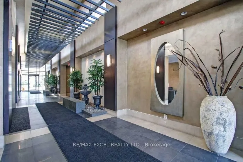 1 Upper Duke Crescent, #110