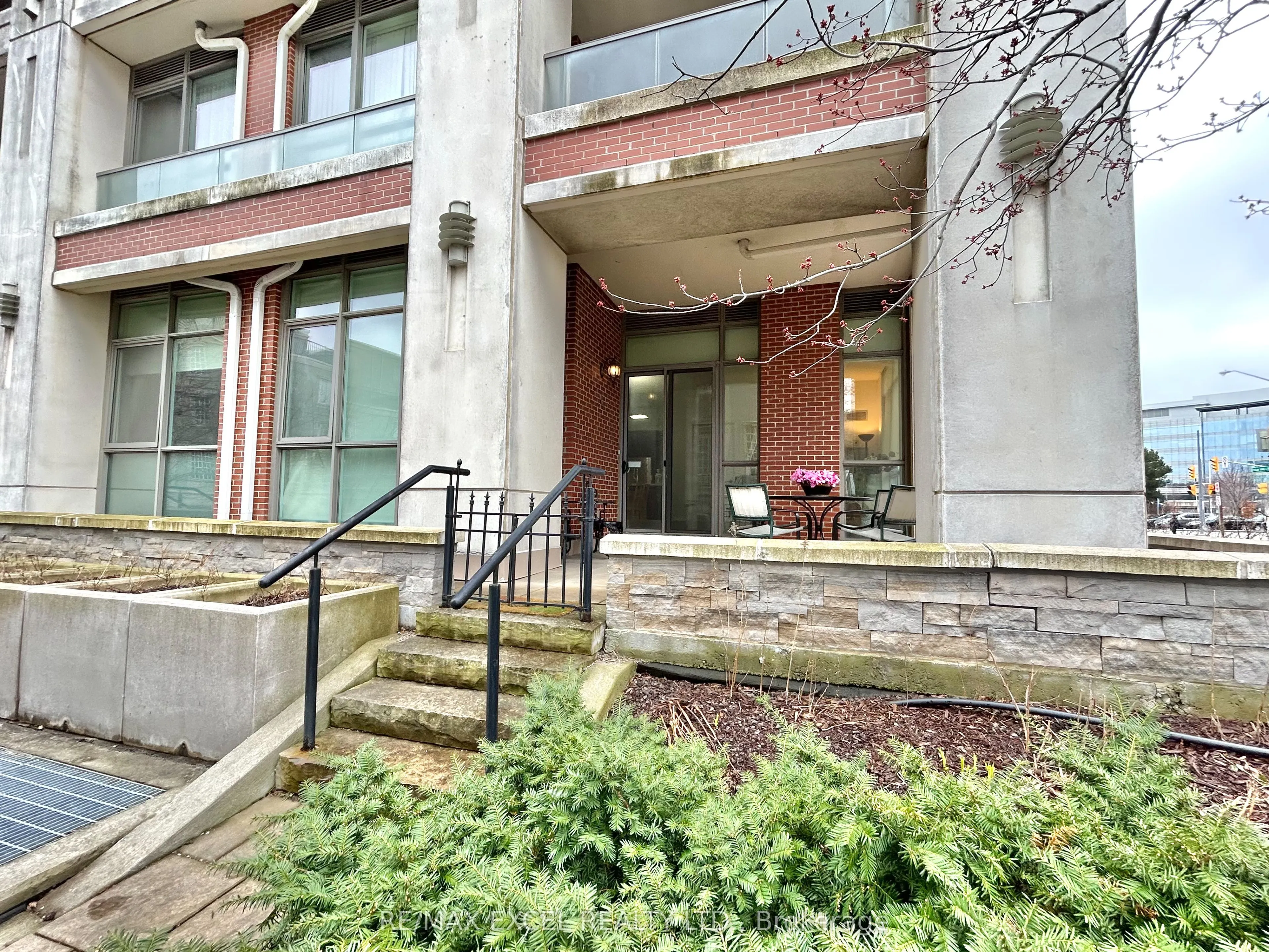 1 Upper Duke Crescent, #110