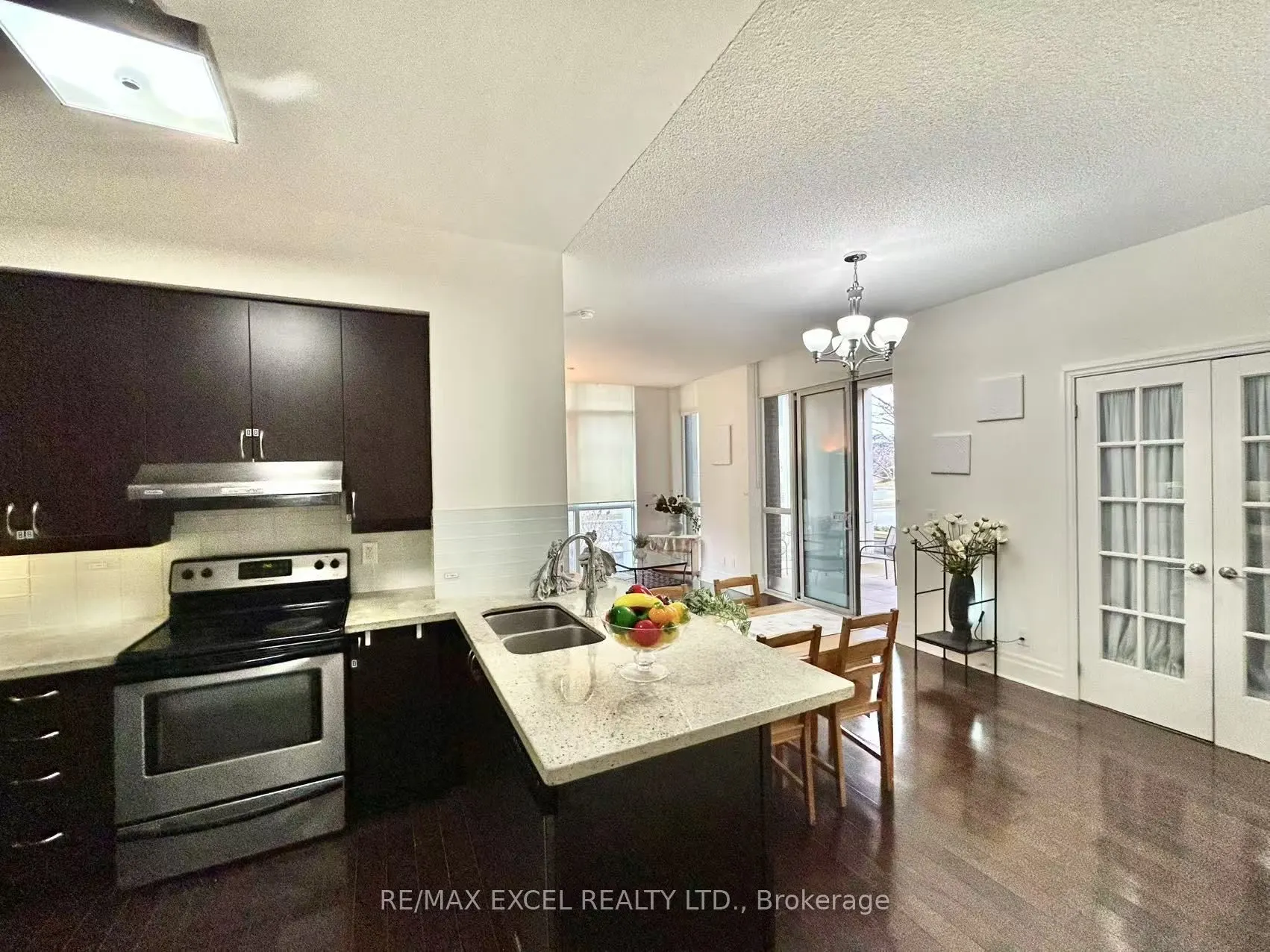 1 Upper Duke Crescent, #110