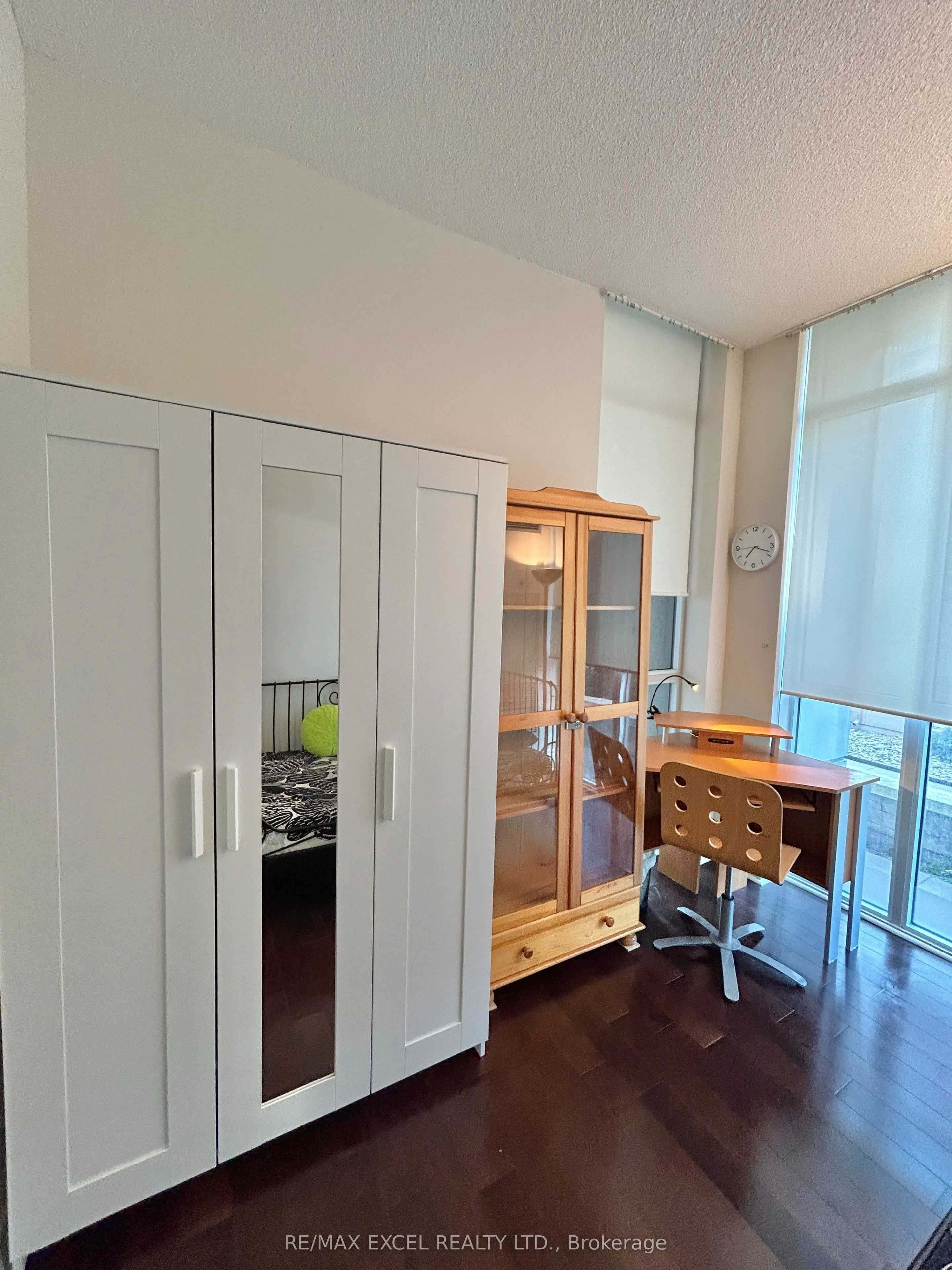 1 Upper Duke Crescent, #110