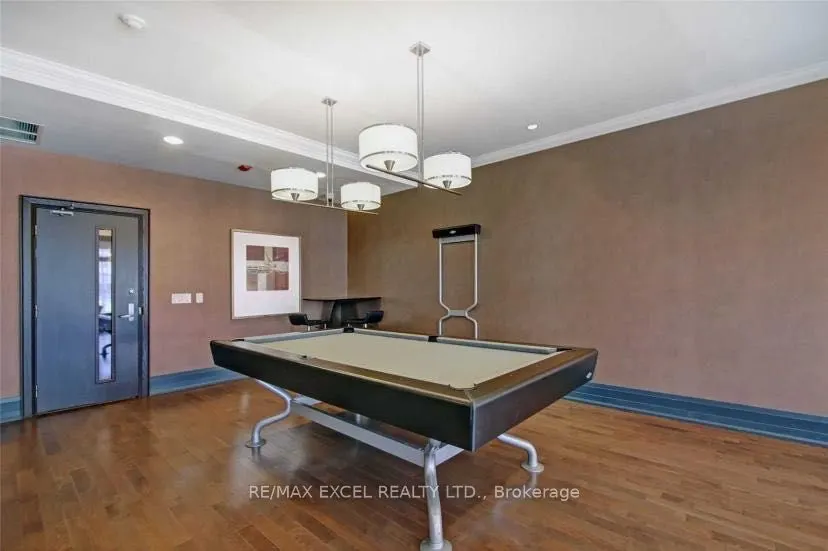 1 Upper Duke Crescent, #110