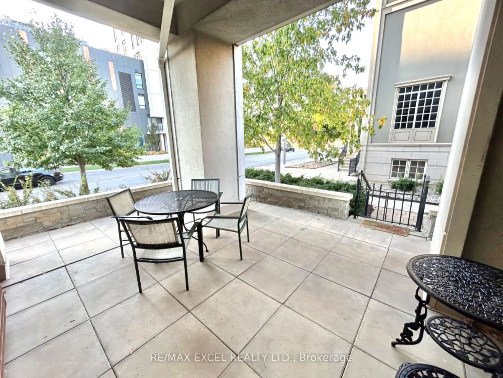 1 Upper Duke Crescent, #110