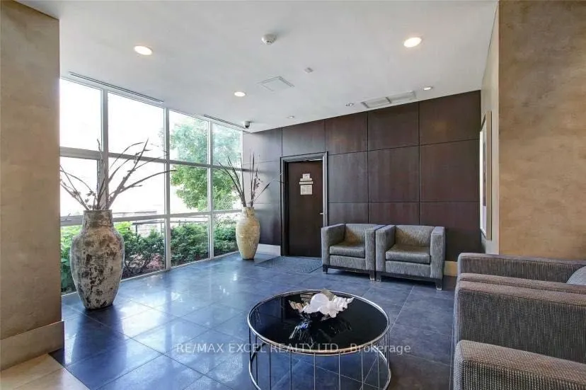 1 Upper Duke Crescent, #110