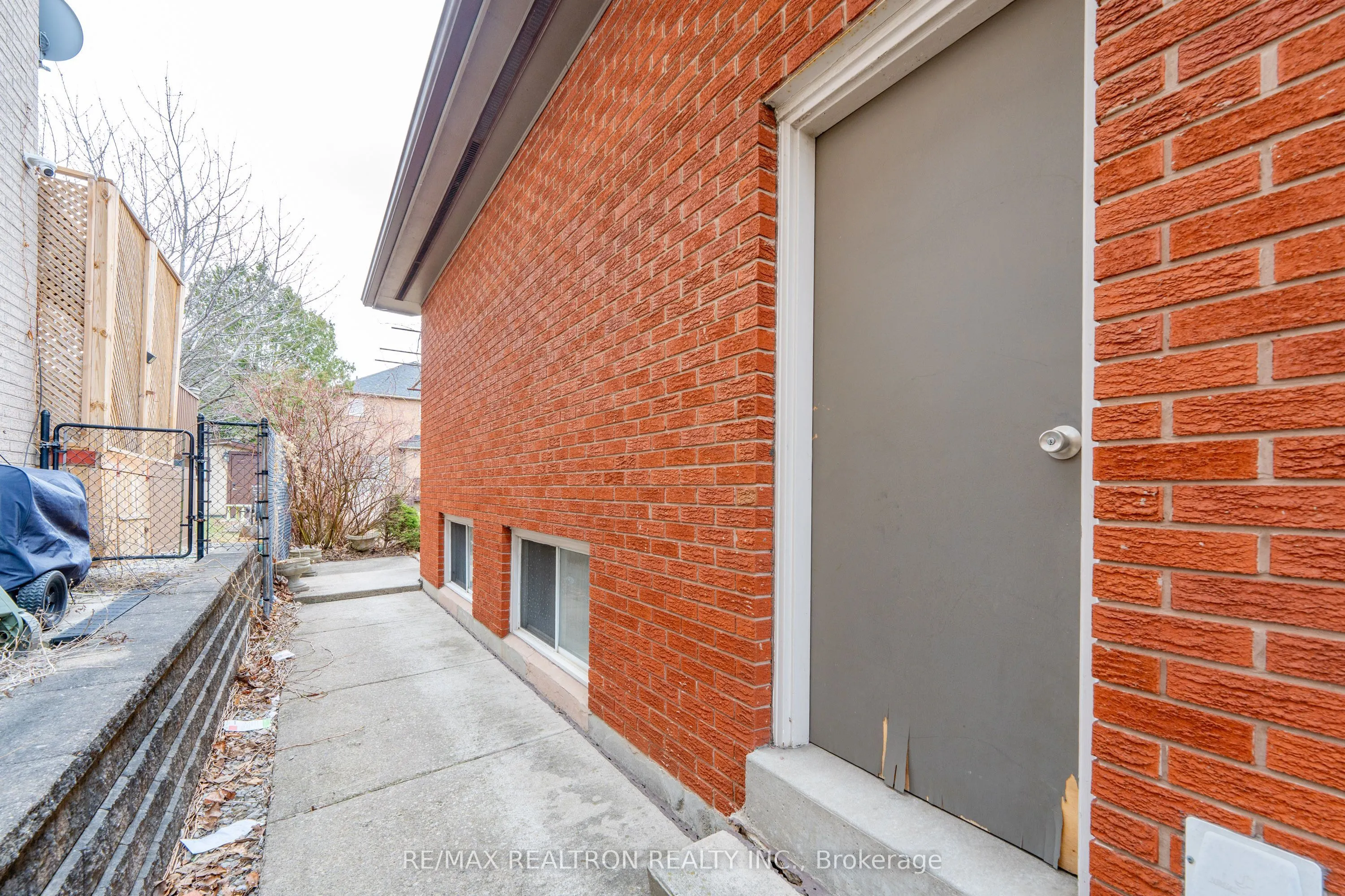 209 Crestwood Road