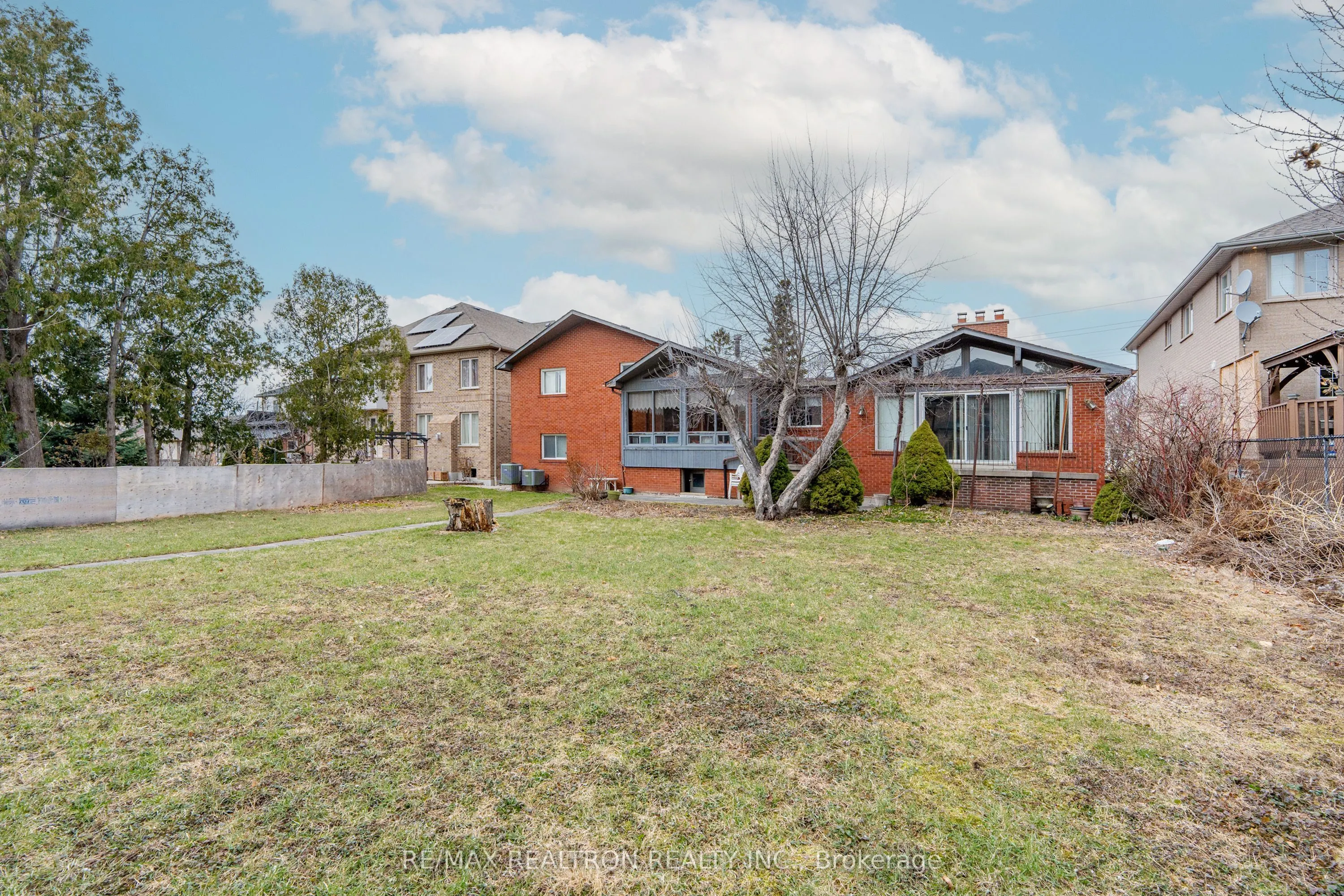209 Crestwood Road