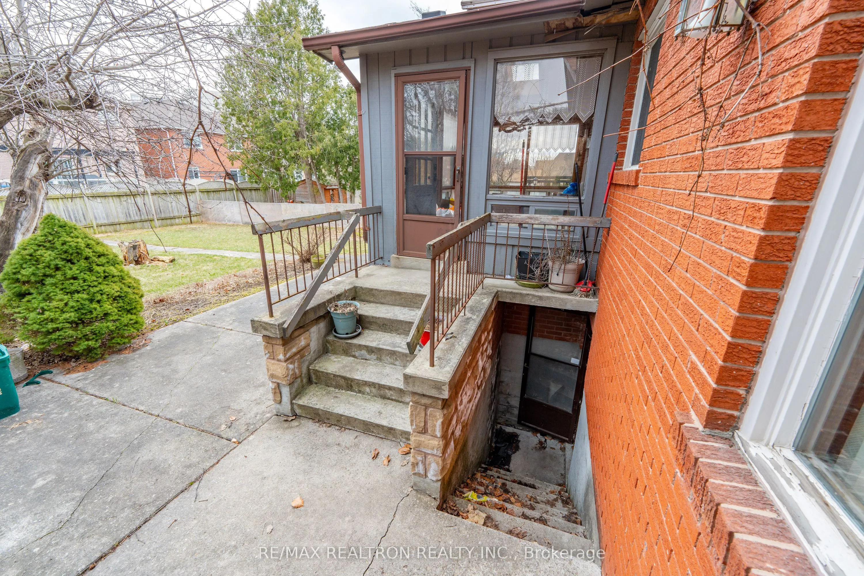 209 Crestwood Road
