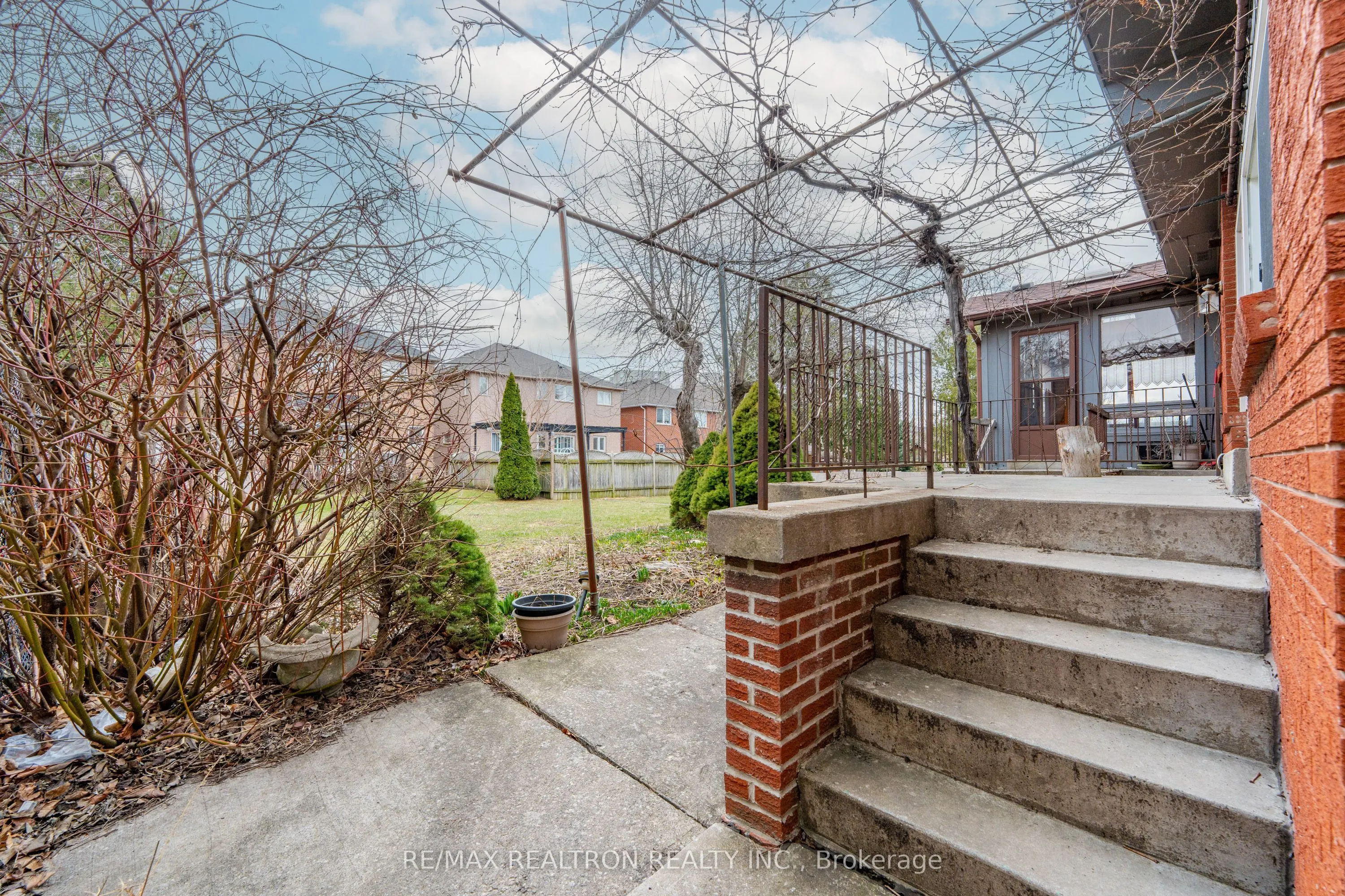 209 Crestwood Road