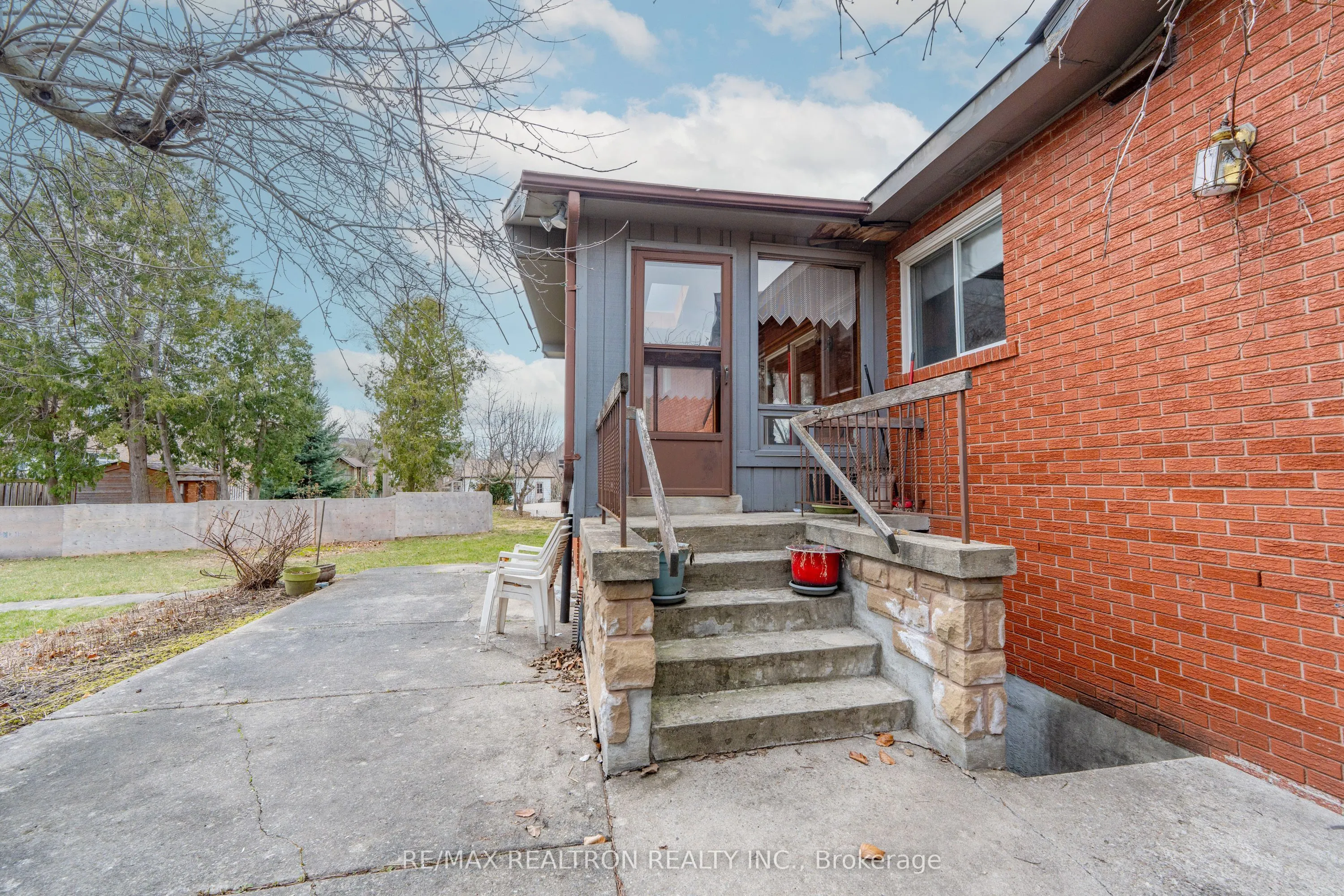 209 Crestwood Road