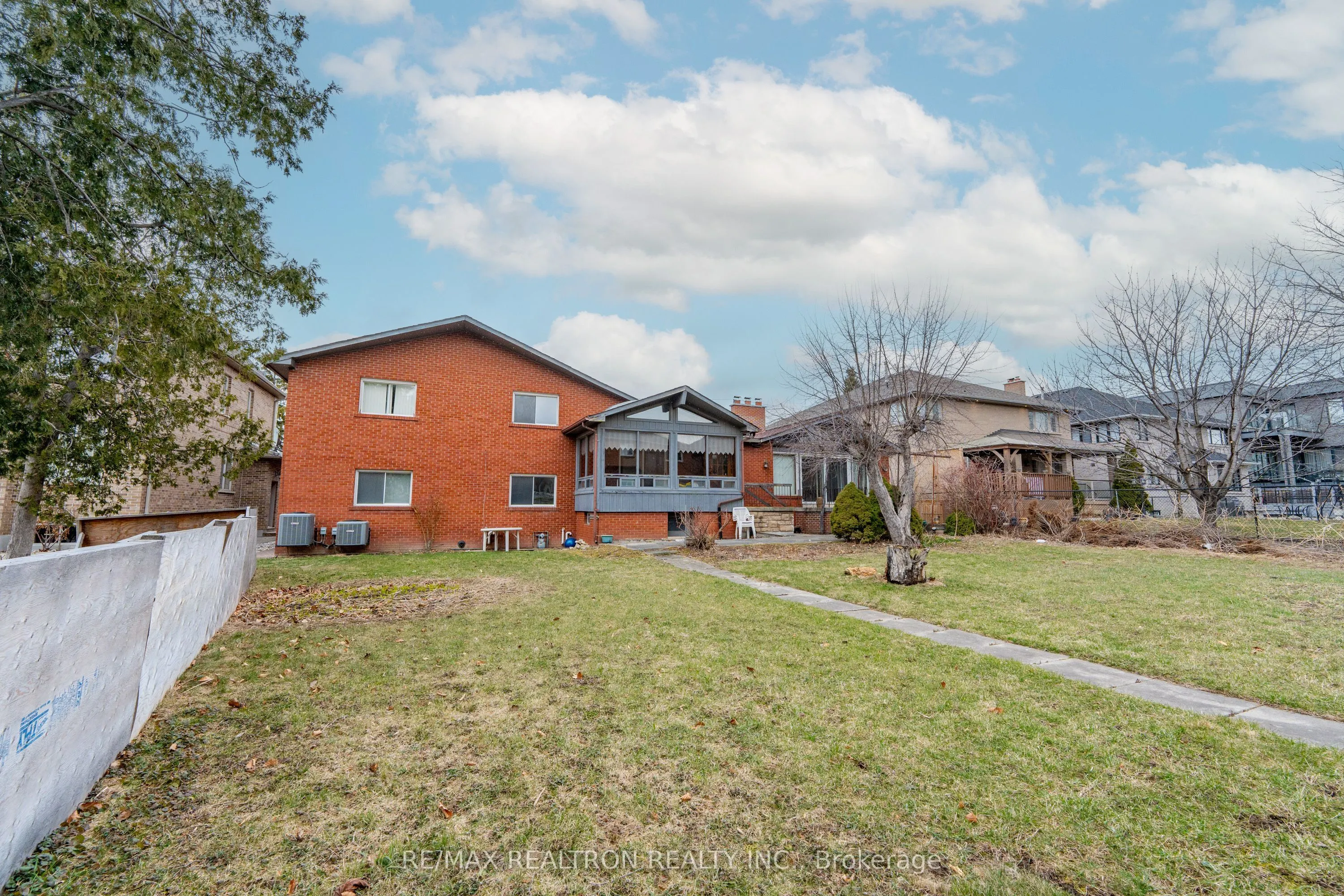 209 Crestwood Road
