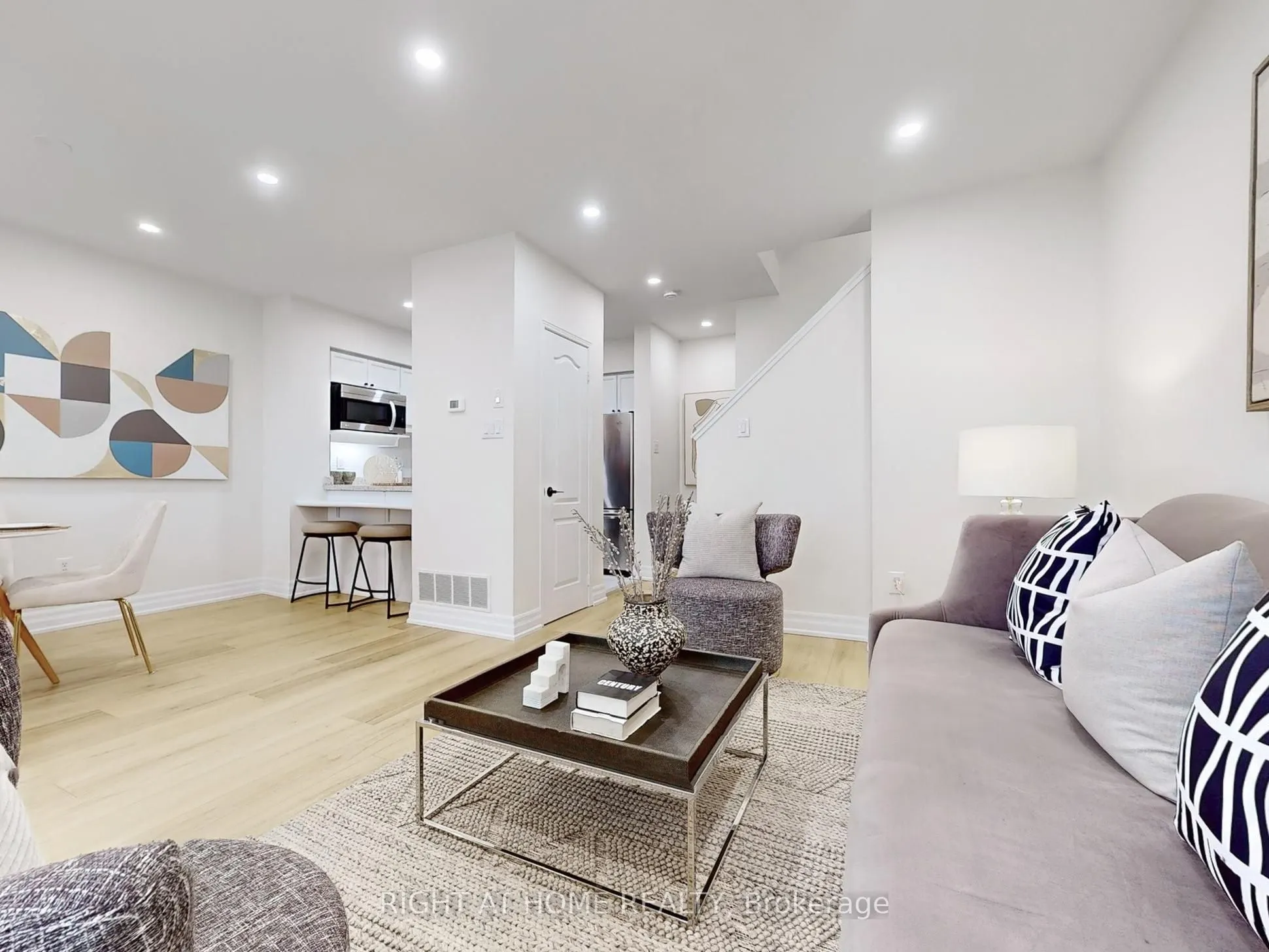 735 New Westminster Drive, #3