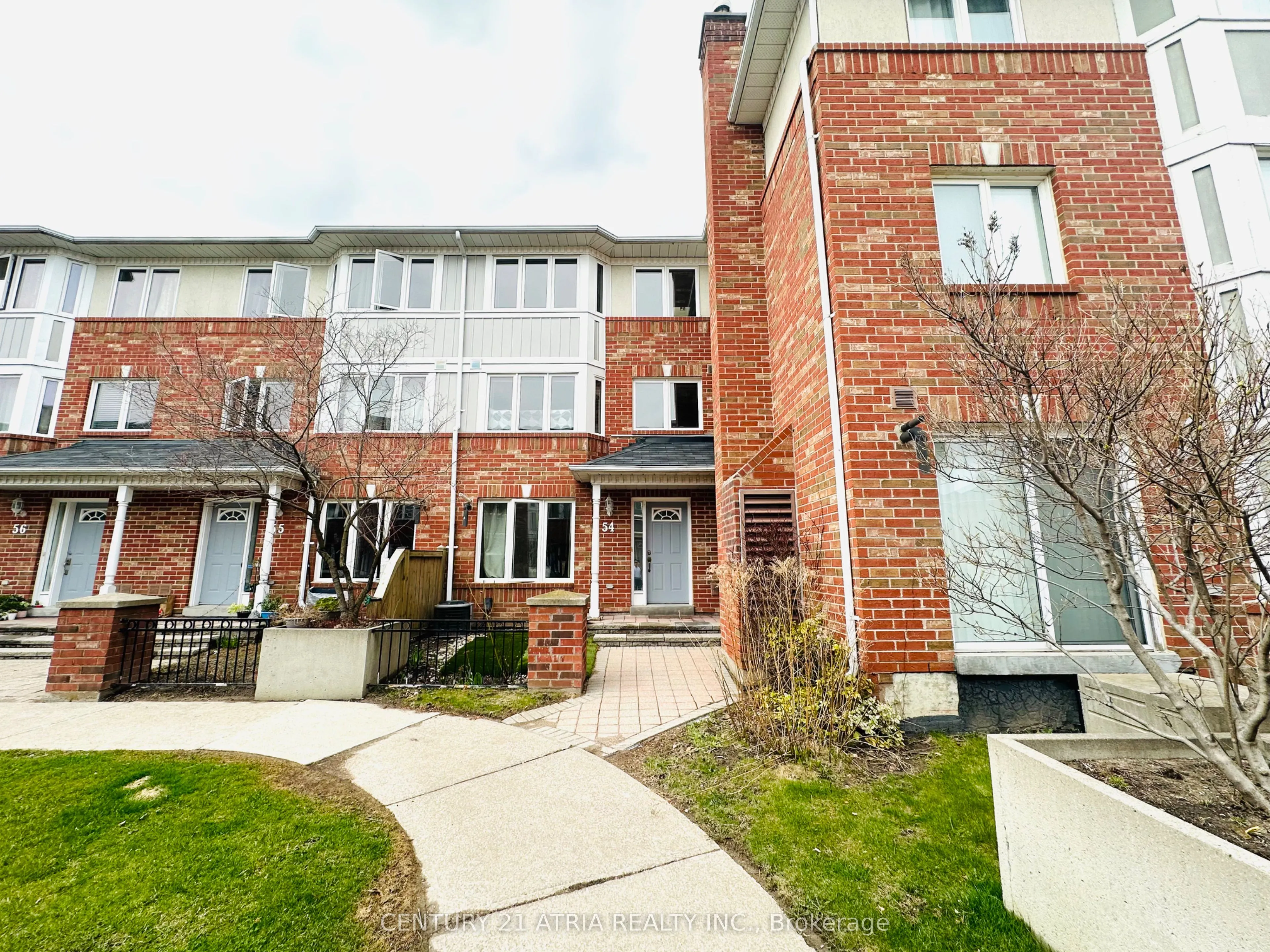 18 Clark Avenue W, #54