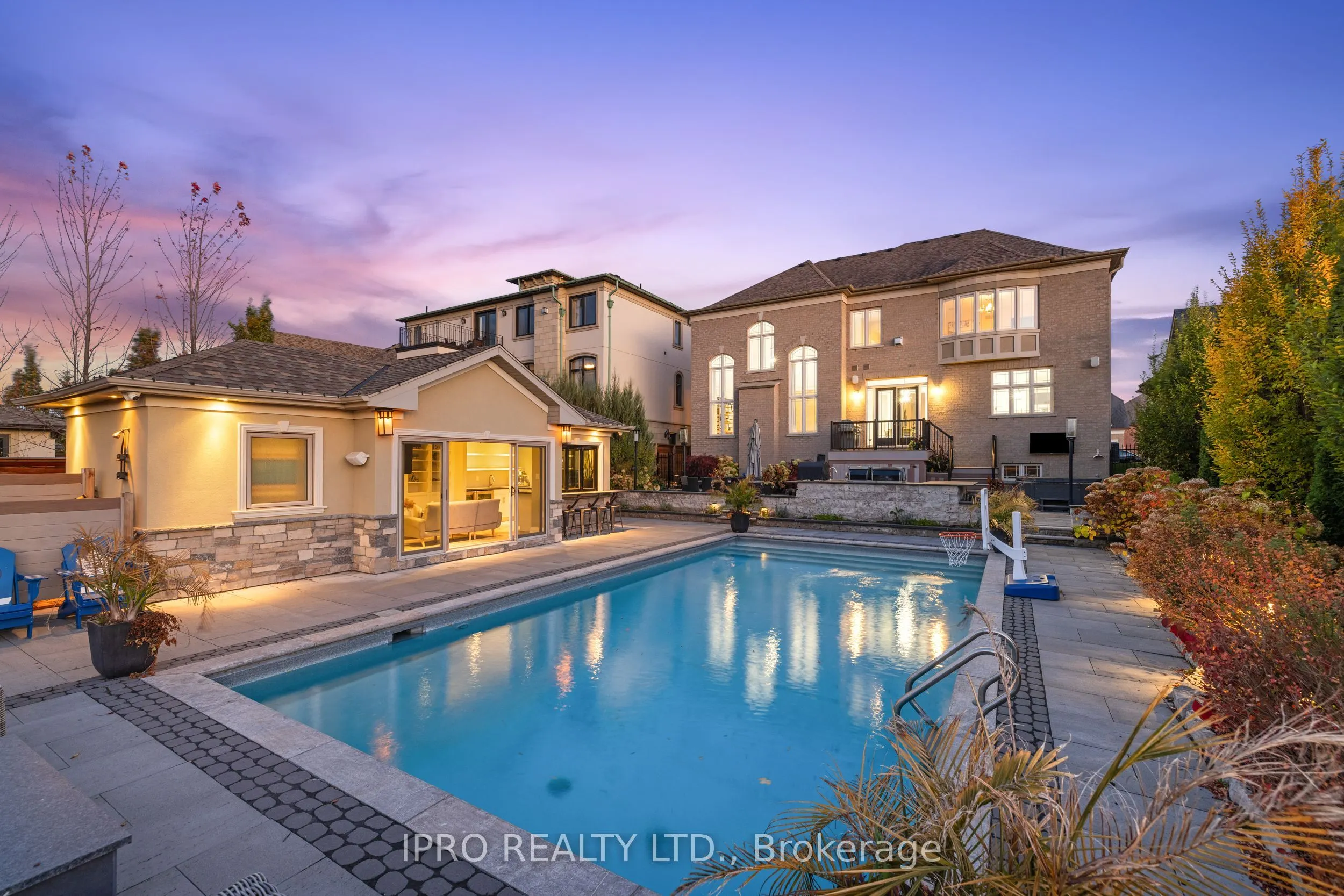 24 Bluff Trail