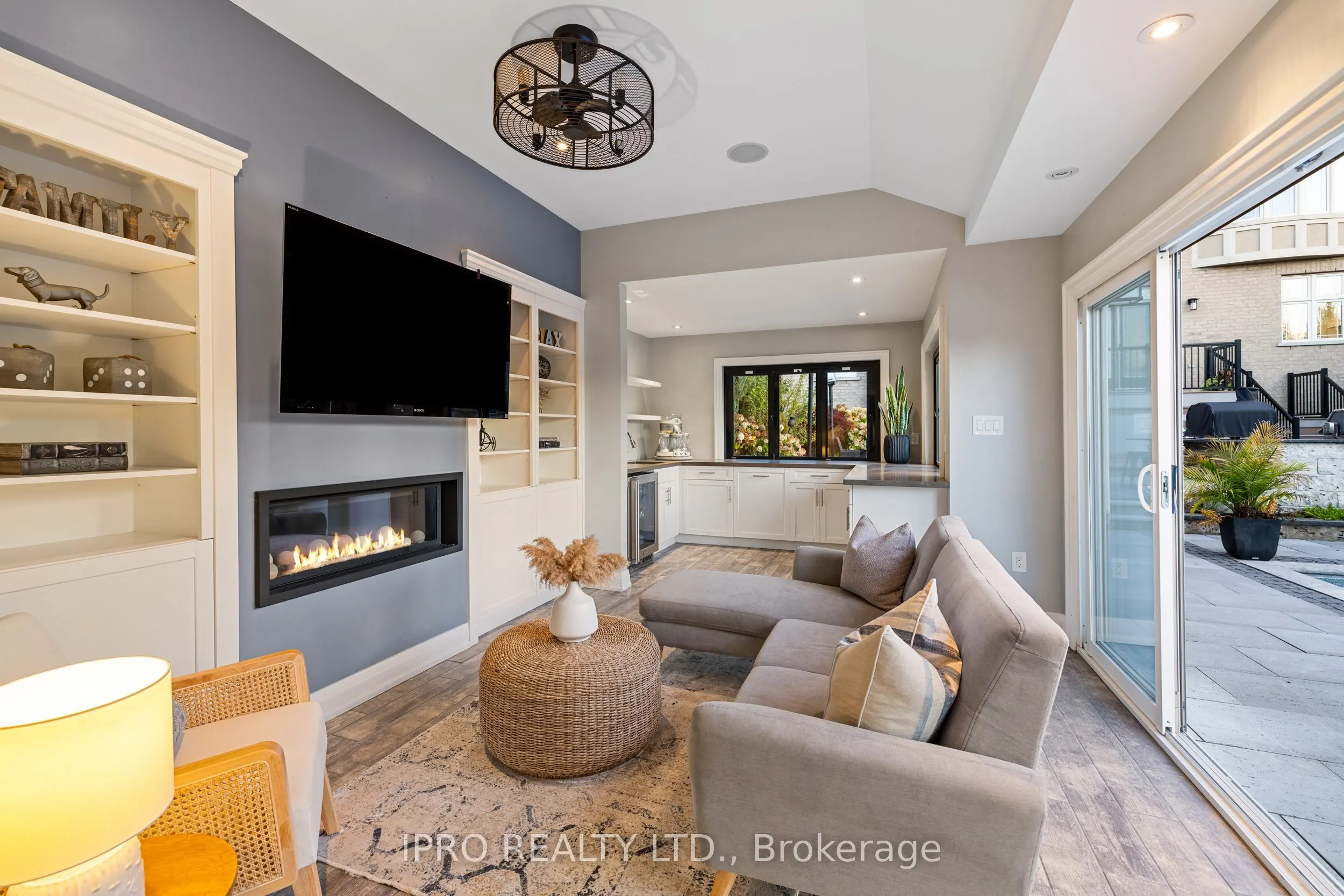 24 Bluff Trail