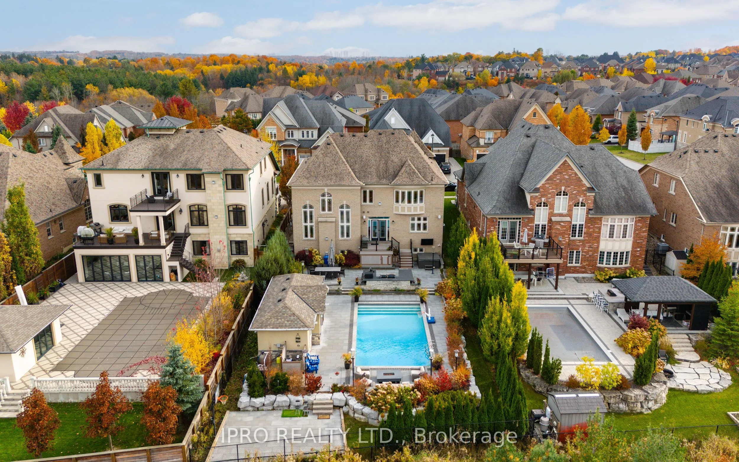 24 Bluff Trail
