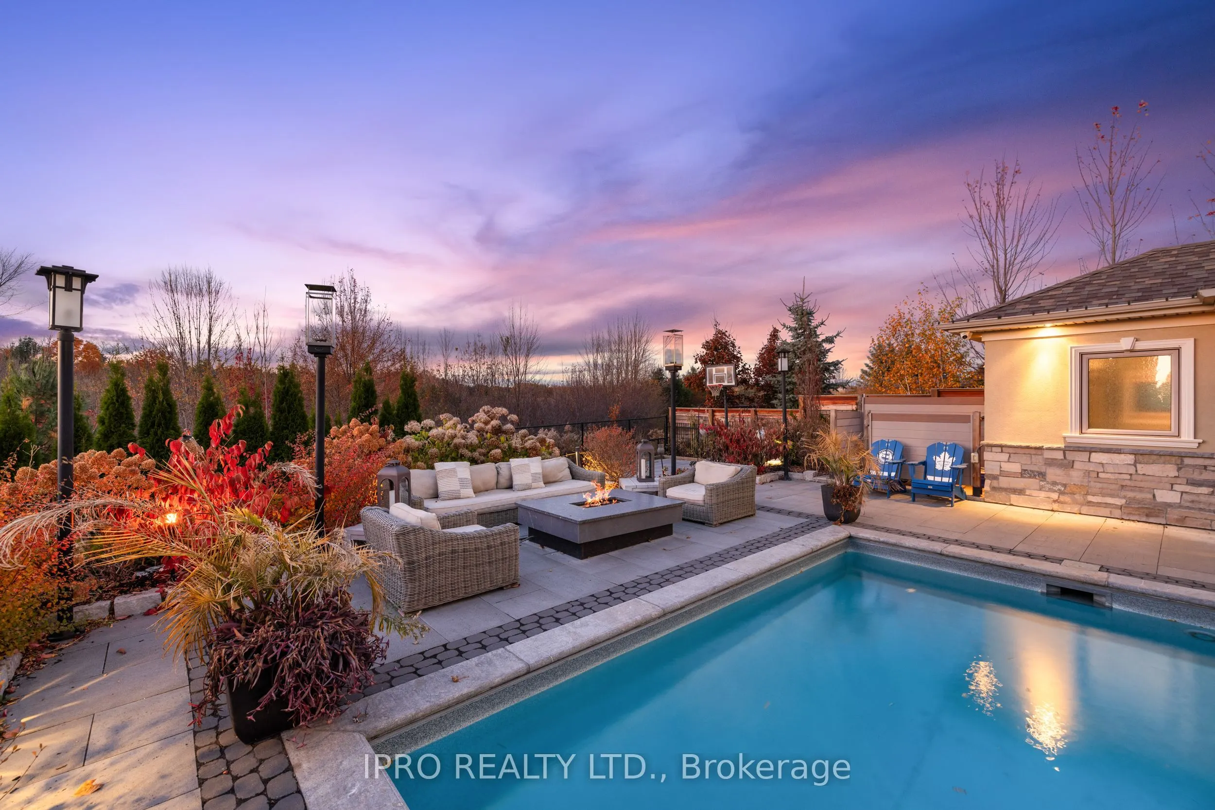 24 Bluff Trail