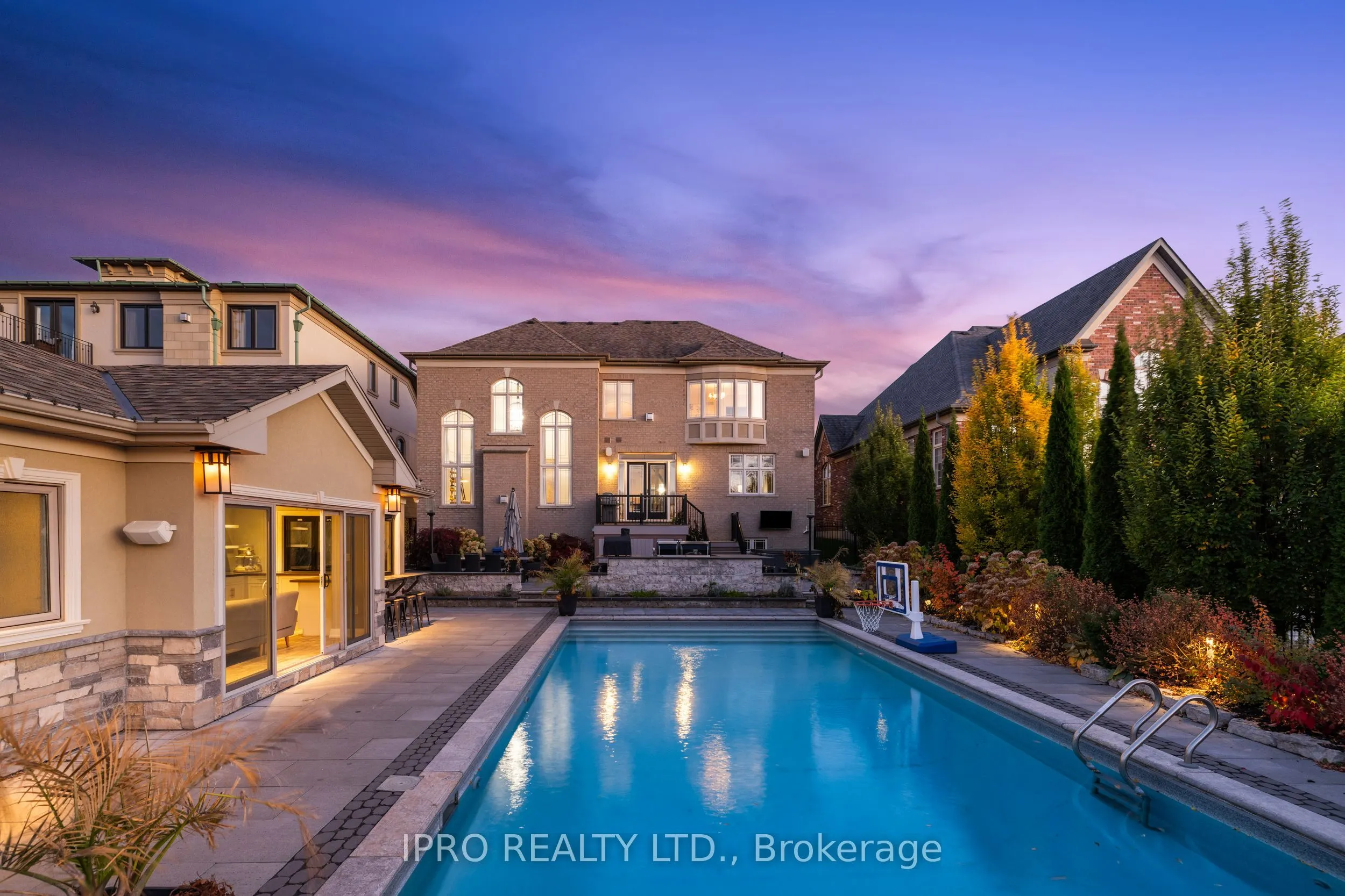 24 Bluff Trail
