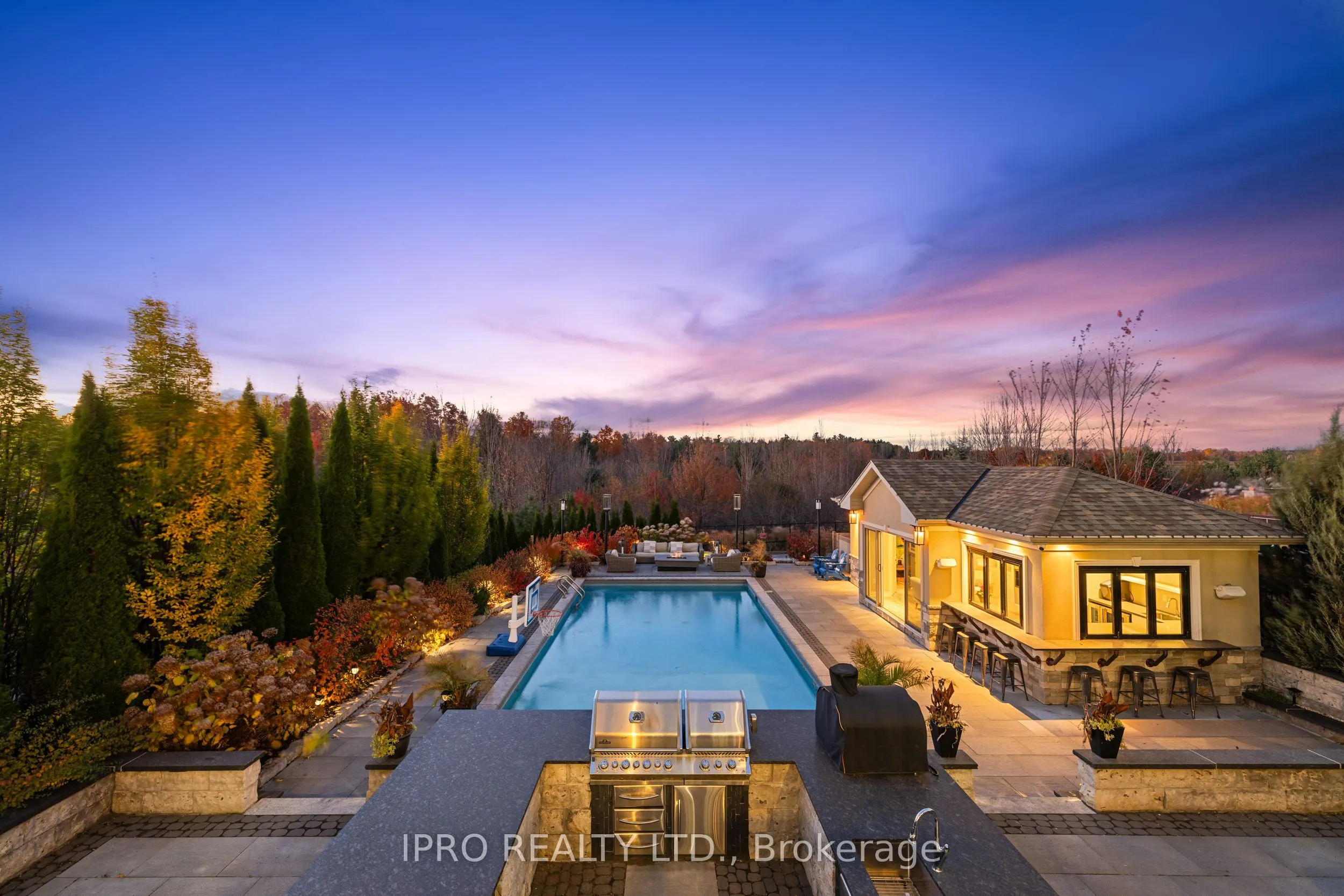 24 Bluff Trail