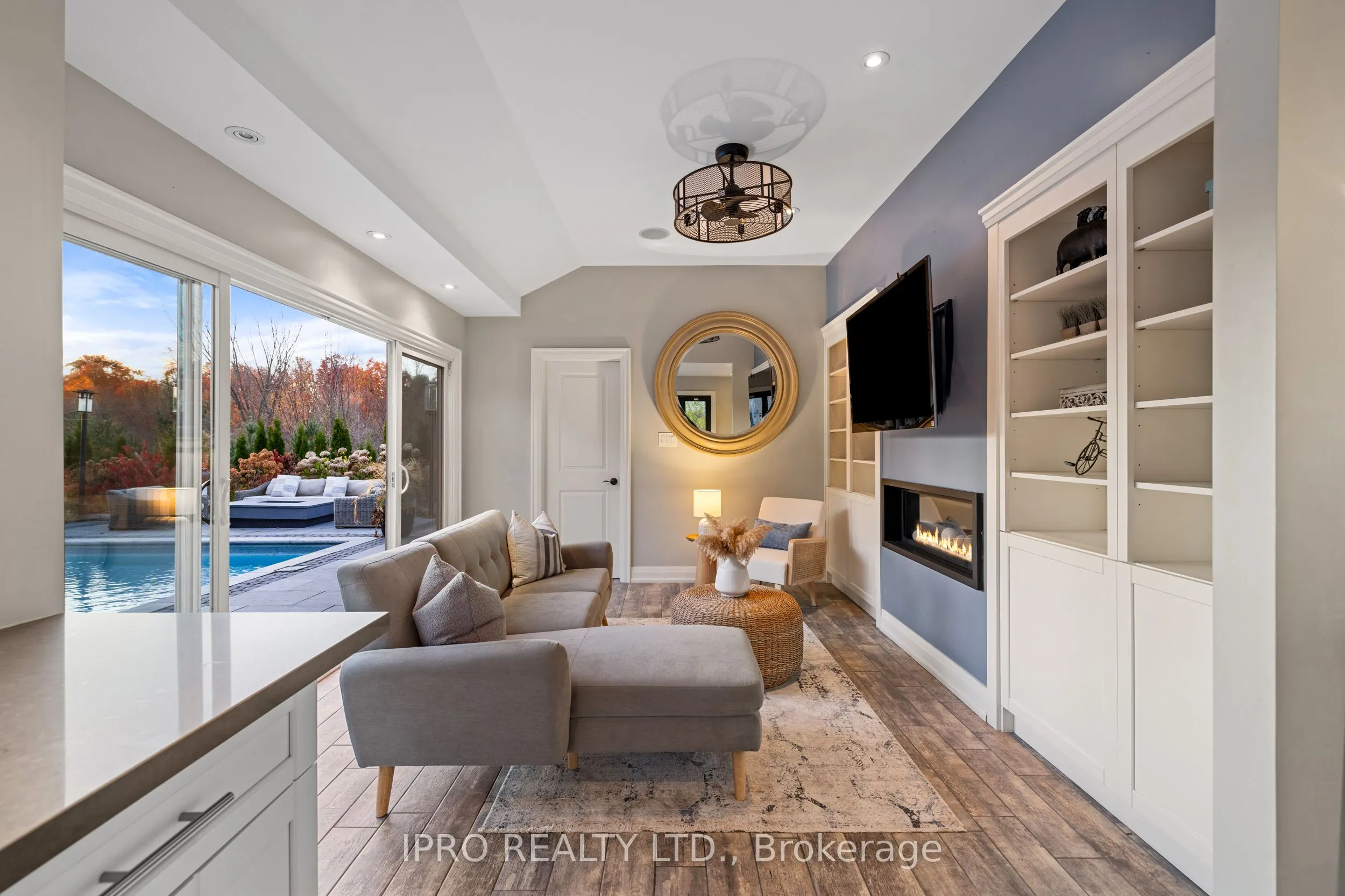 24 Bluff Trail