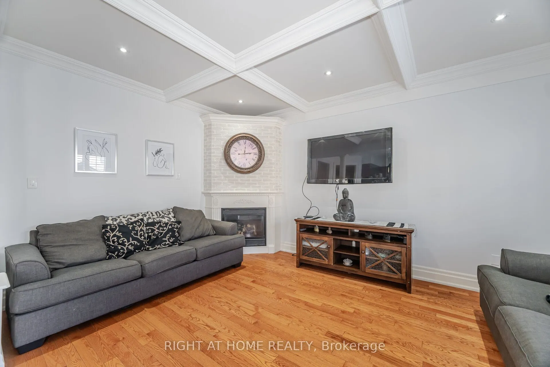 204 Lormel Gate