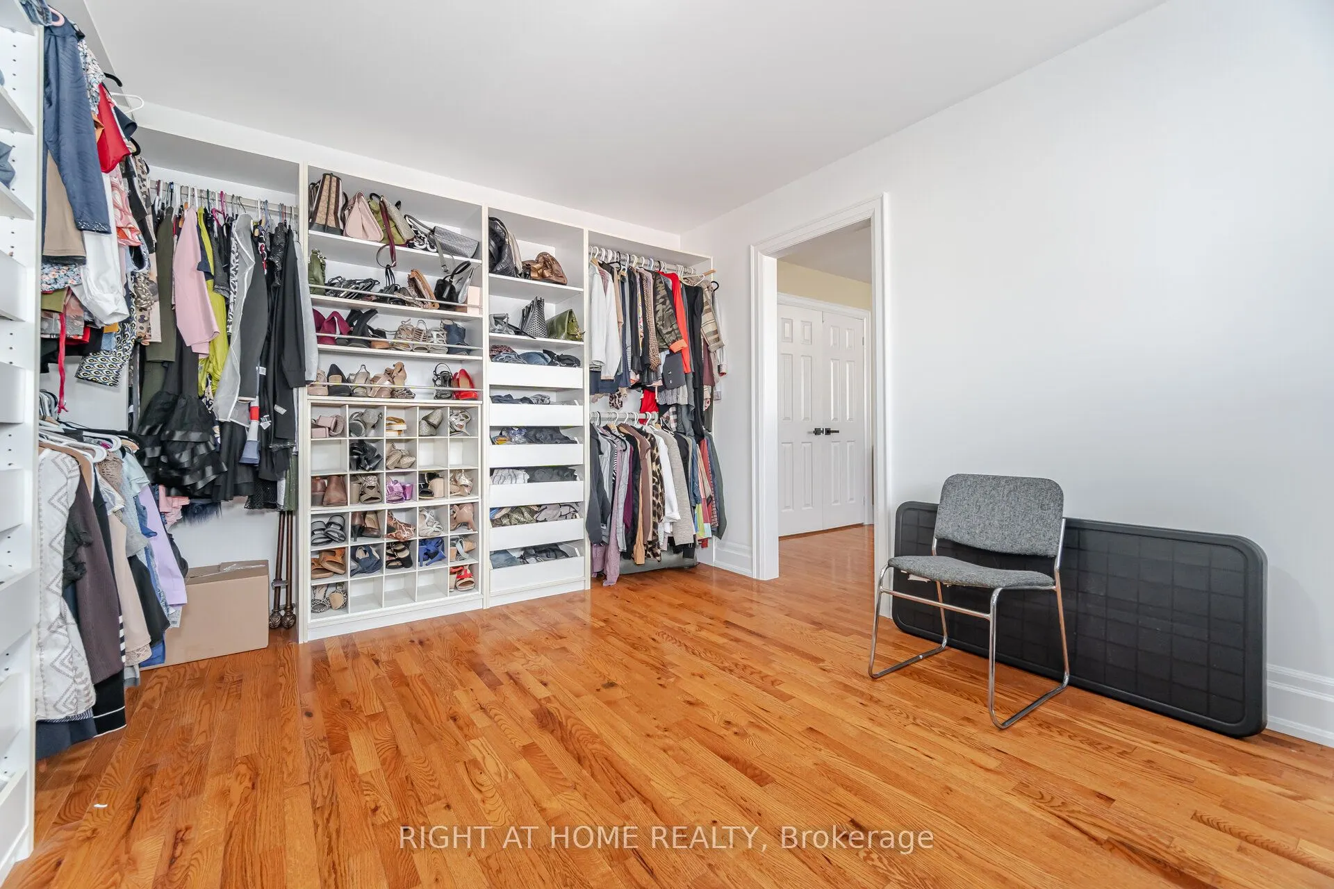 204 Lormel Gate